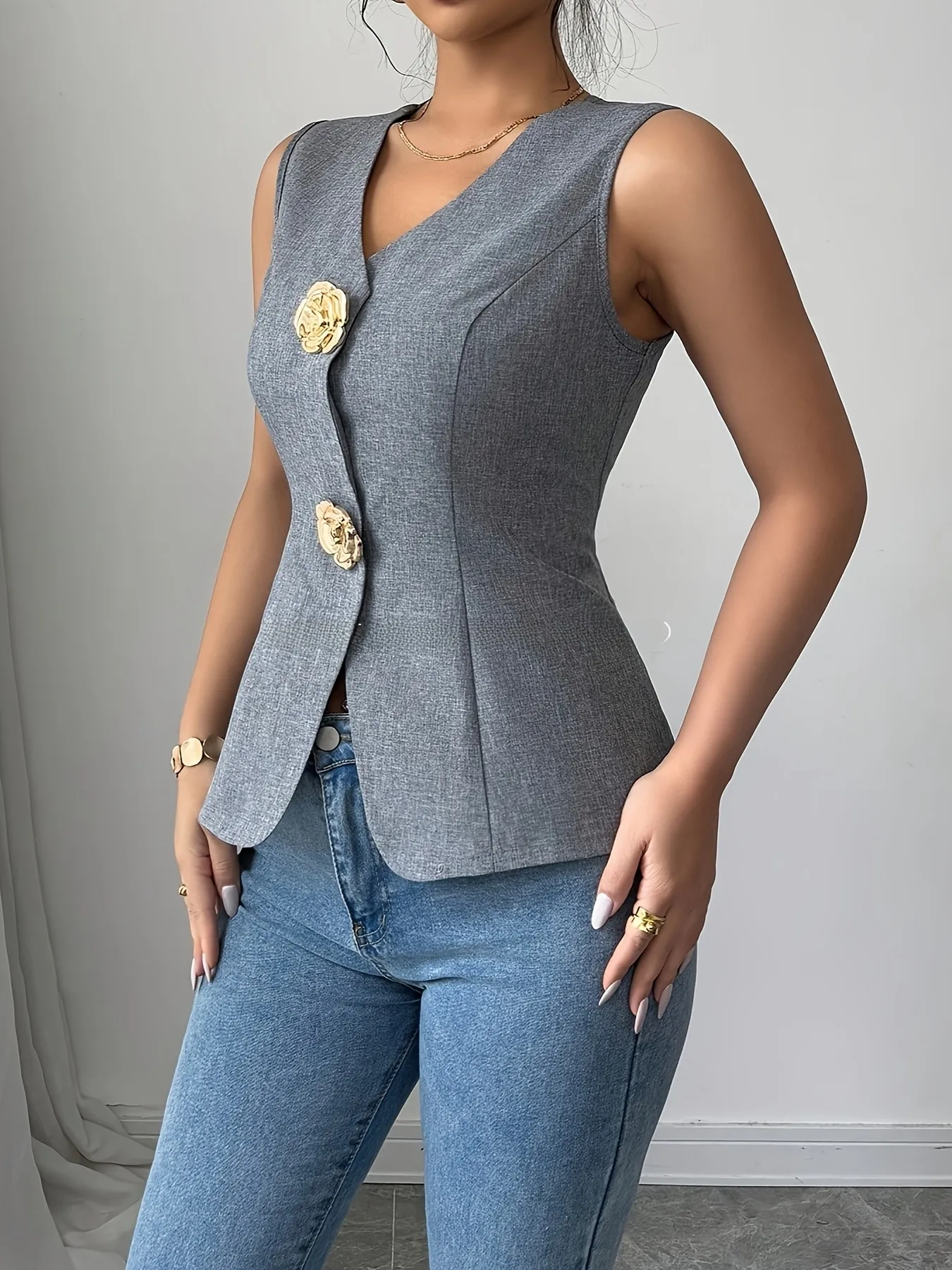 Elegant Gold Rose Brooch Neck Sleeveless Vest  Size Women's Fashionable Commuting Style A-Line Backless Top display picture 3