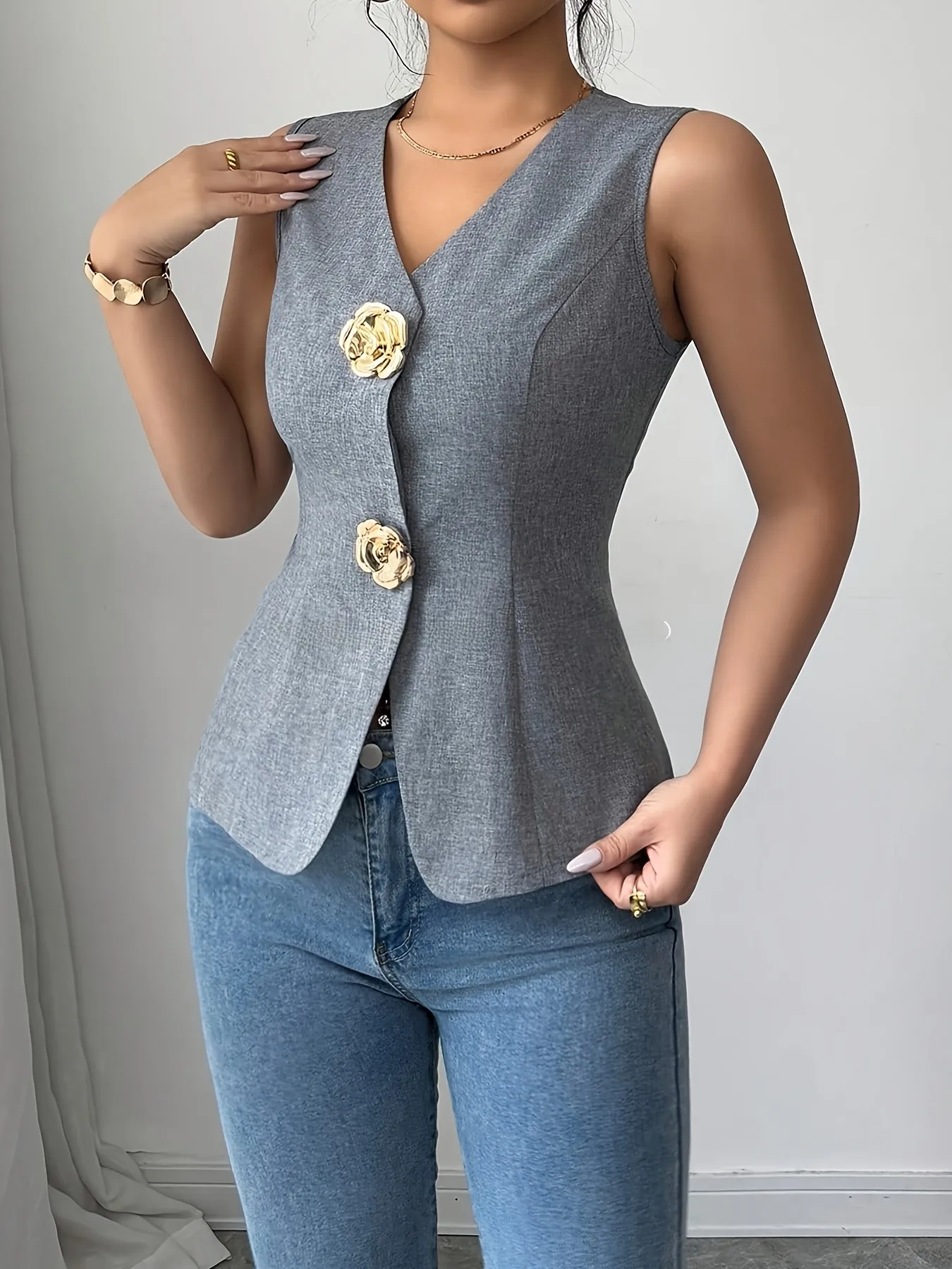 Elegant Gold Rose Brooch Neck Sleeveless Vest  Size Women's Fashionable Commuting Style A-Line Backless Top display picture 4