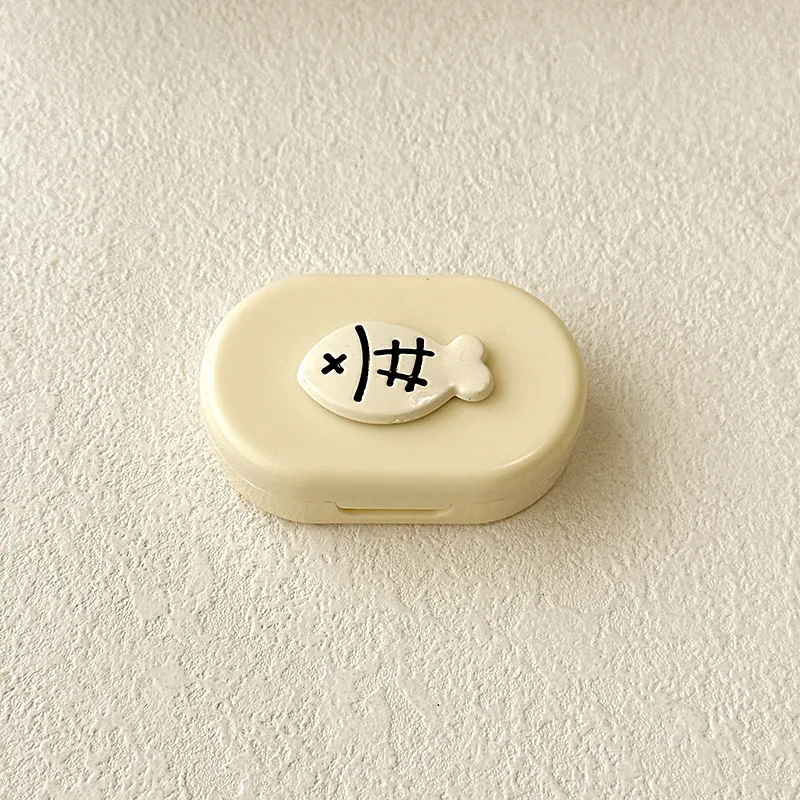 Portable Companion Box Invisible Eyelens Case Macaron Color Simple Design DIY Contact Lens Case With Clip For Daily Use display picture 10