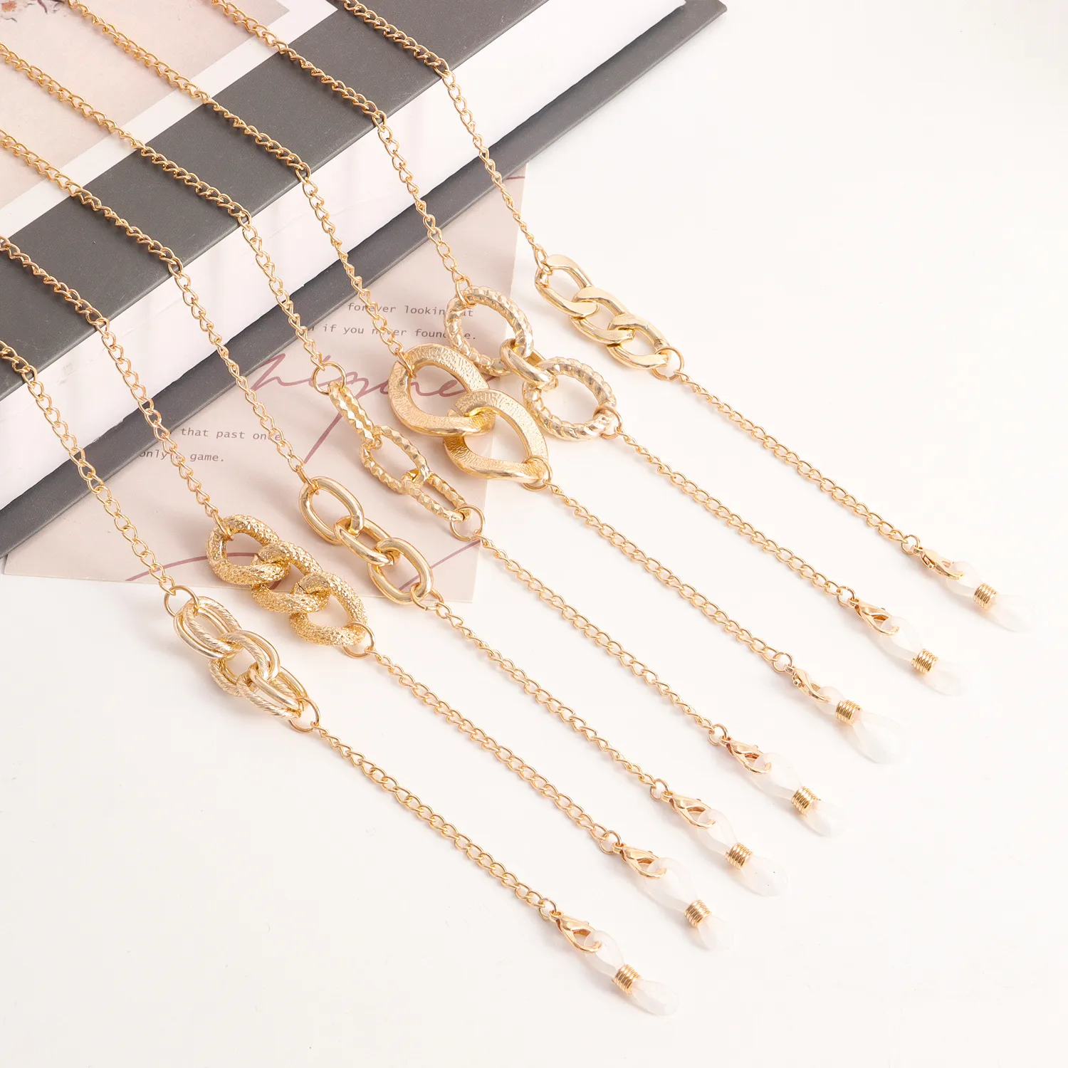 Metal Eyeglasses Chains Mask Chains Alloy Material Versatile Accessory For Holding Glasses And Masks Securely display picture 2