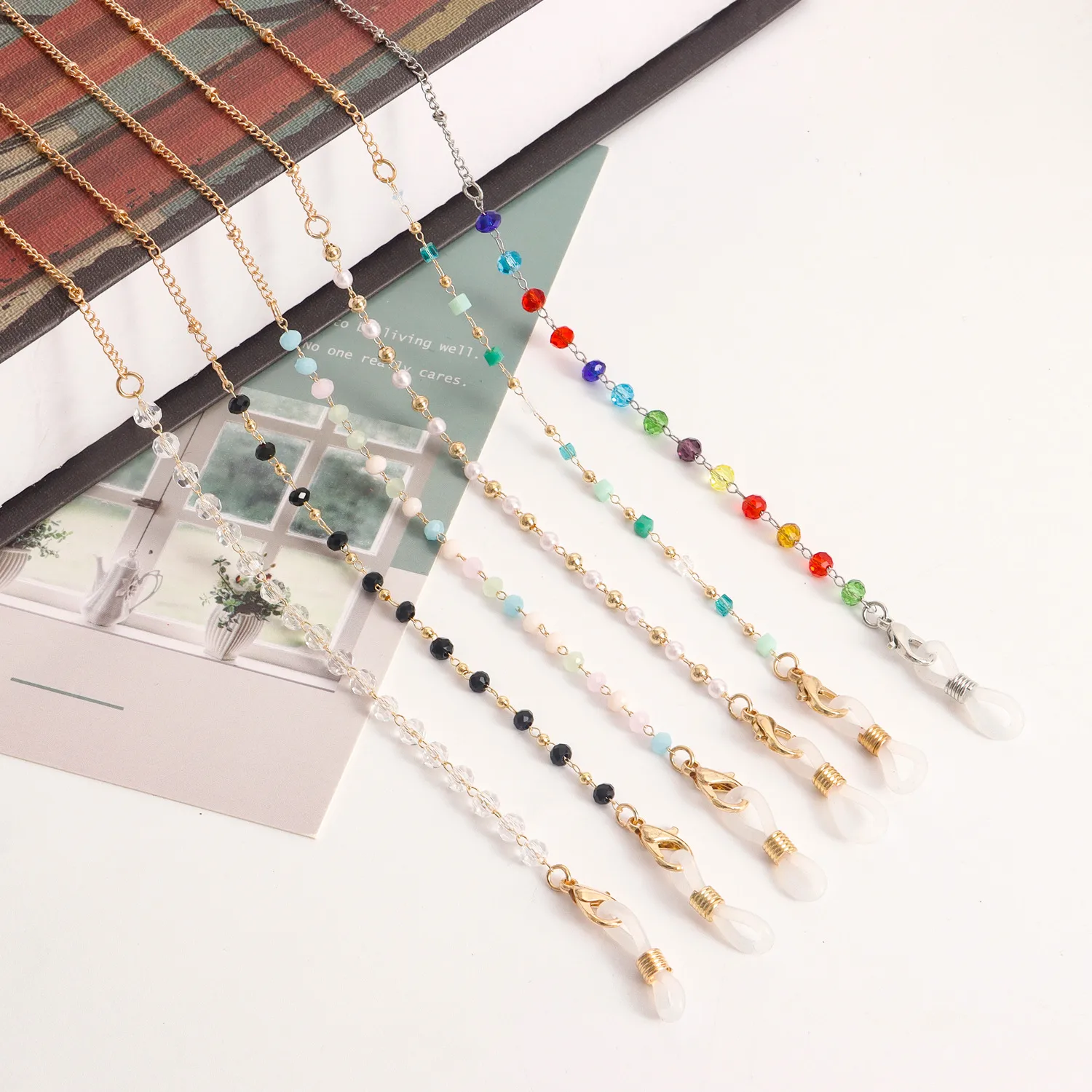 Style Colorful Crystal Eyeglass Chain Mask And Sunglasses Holder Fashionable Alloy Material Accessory display picture 2