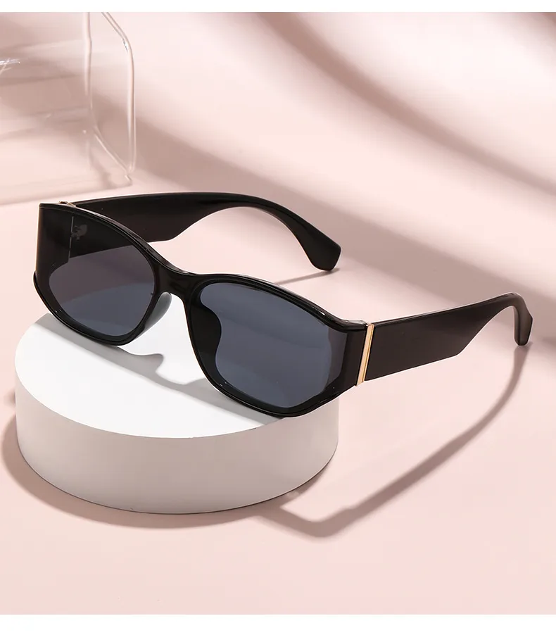 Retro High-End Cat Eye Sunglasses UV Protection Round Face Suitable Fashionable Travel Driving Unisex Square Frame Sun Glasses display picture 3