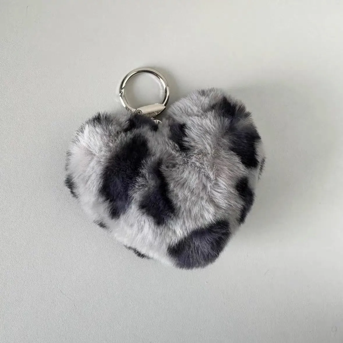 New Ins Style Autumn Winter Plush Leopard Print Heart Keychain Bag Charm Versatile Retro Y2K Spicy Girl All-Match Hanging Decoration display picture 6