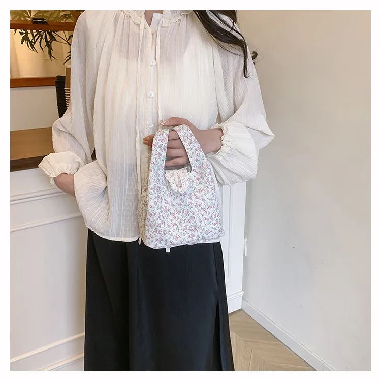 New Style Large Capacity Floral Bucket Bag Women's Handbag Commuter Tote Crossbody Bag Nylon Material Street Style Fashion display picture 9