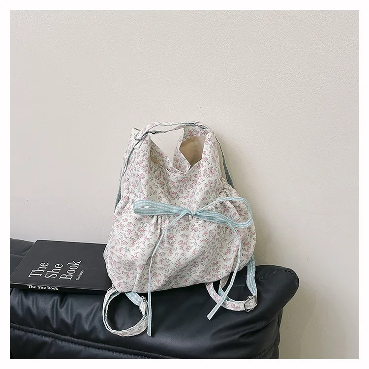 New Style Large Capacity Floral Bucket Bag Women's Handbag Commuter Tote Crossbody Bag Nylon Material Street Style Fashion display picture 14