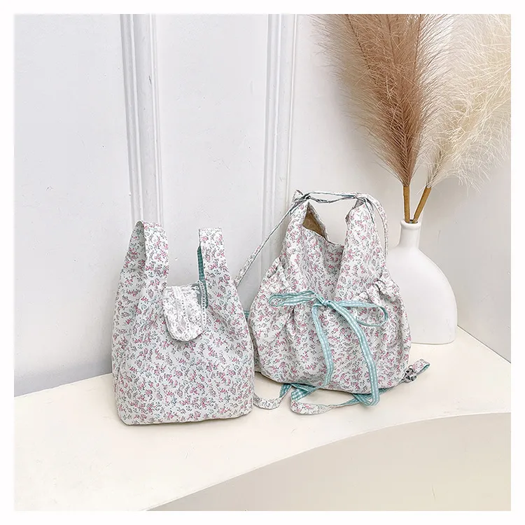 New Style Large Capacity Floral Bucket Bag Women's Handbag Commuter Tote Crossbody Bag Nylon Material Street Style Fashion display picture 16