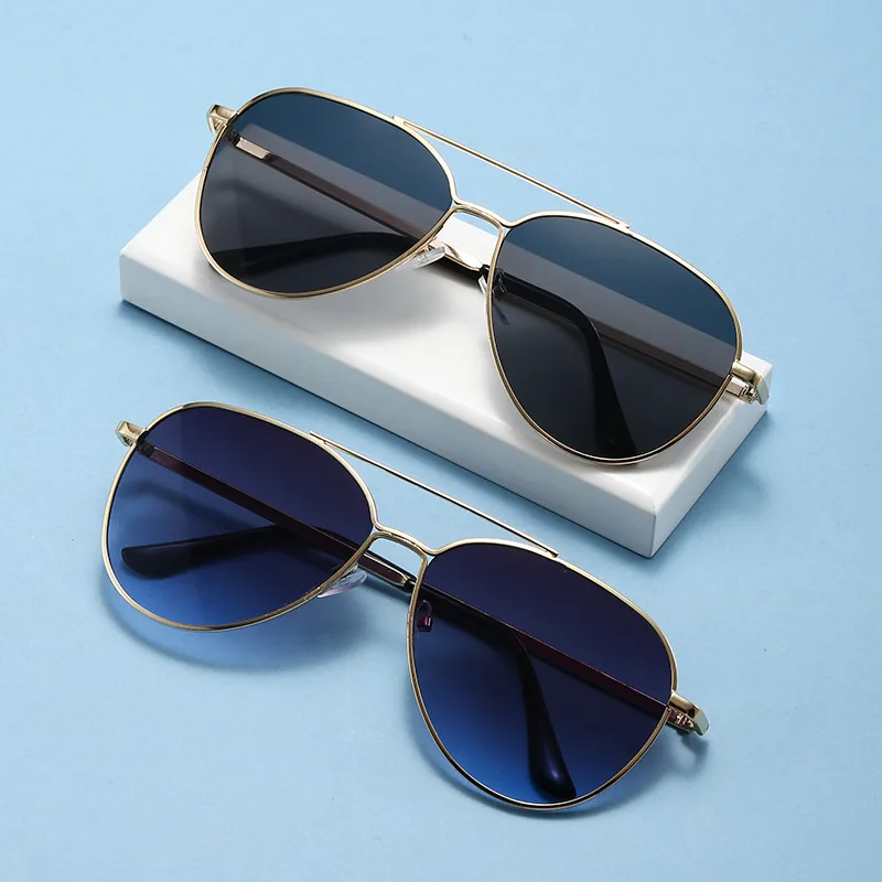 New Men's Large Frame Frog Eyeglasses Driving Sunglasses Outdoor Sports Fashionable Sun Protection Grey And Gold Color Options display picture 2
