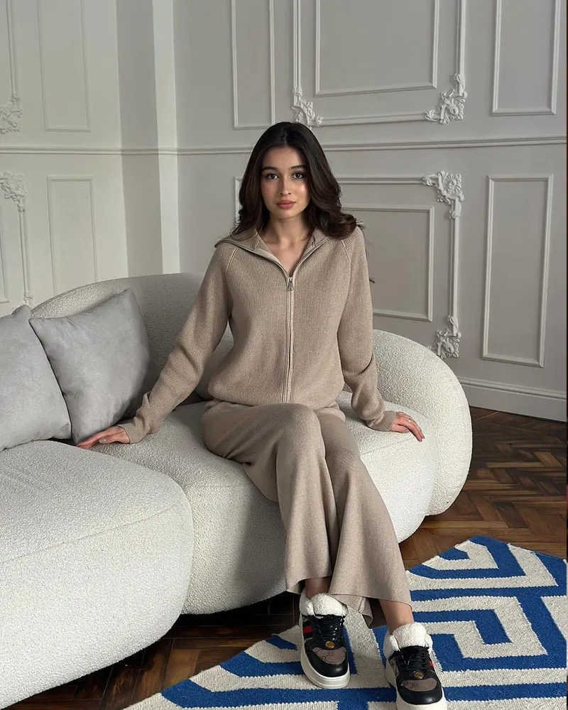 Red Knitted Cashmere Imitation Sweater Set With Zipper Top Wide Leg Pants Casual Women Fashion Set Long Sleeve Solid Color display picture 18