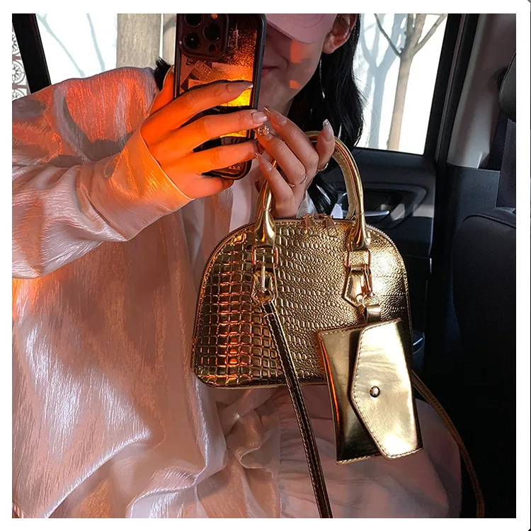 Elegant Shell-Shaped Handbag Women's Crossbody Shoulder Bag  Spring Crocodile Pattern High Quality Textured Mother And Child Bag display picture 10