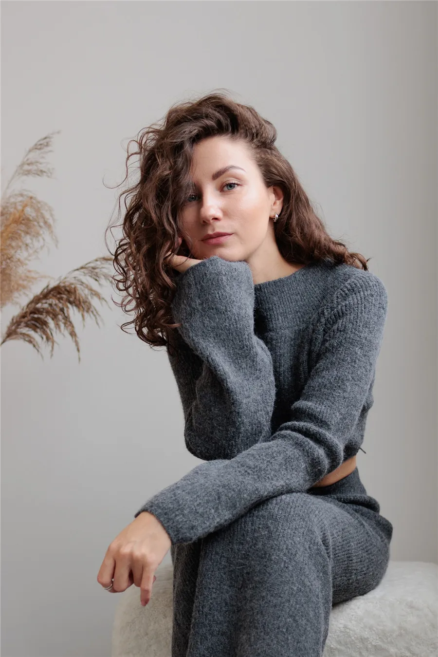 Women's Knitted Sweater And Skirt Set One-Shoulder Elegant Style Long Sleeve Pure Color Casual Fashion Autumn Winter New Arrival display picture 2