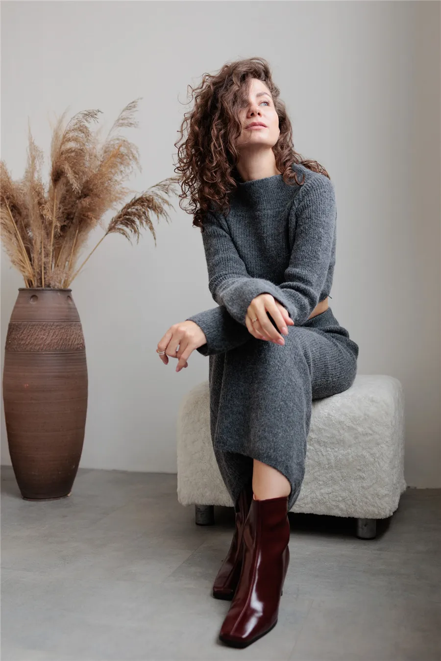 Women's Knitted Sweater And Skirt Set One-Shoulder Elegant Style Long Sleeve Pure Color Casual Fashion Autumn Winter New Arrival display picture 3