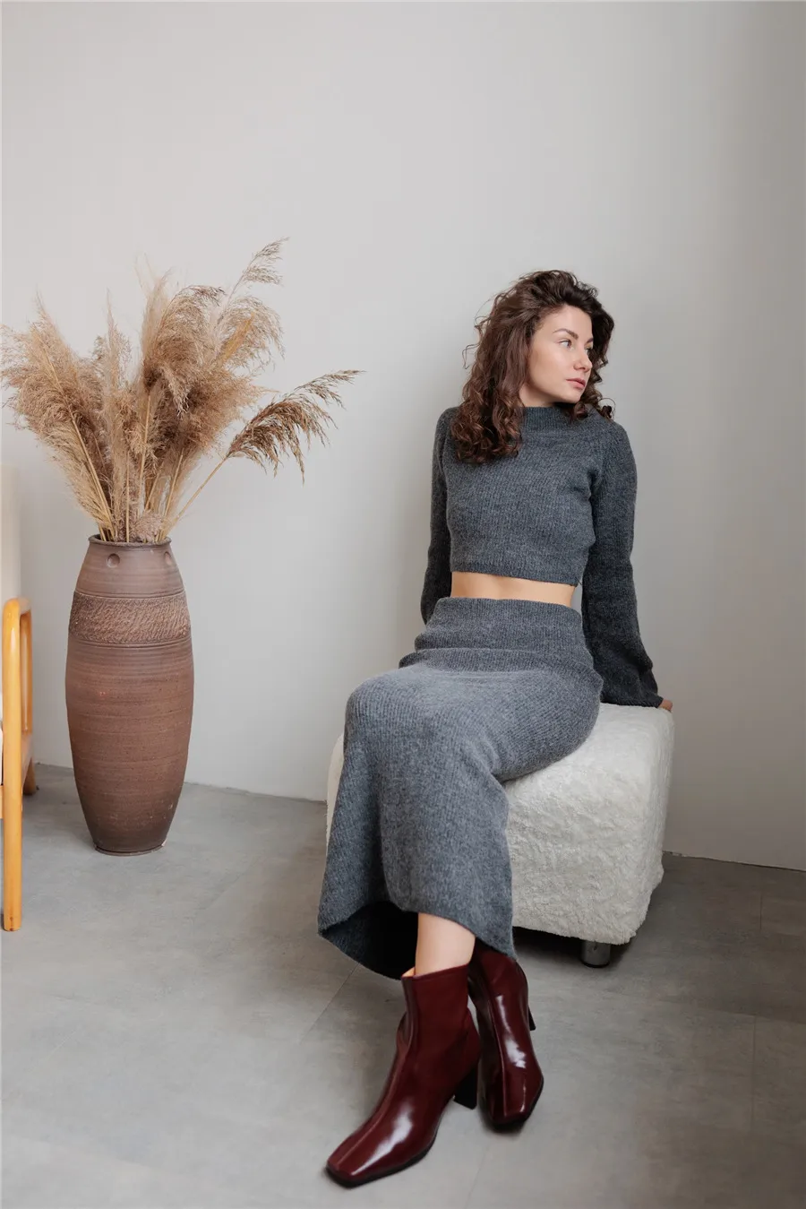 Women's Knitted Sweater And Skirt Set One-Shoulder Elegant Style Long Sleeve Pure Color Casual Fashion Autumn Winter New Arrival display picture 4