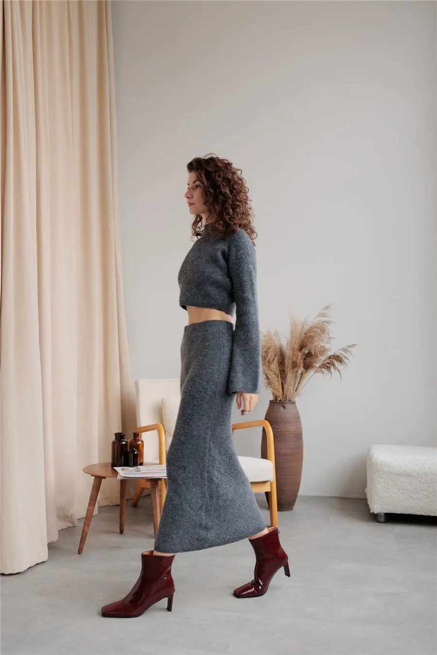 Women's Knitted Sweater And Skirt Set One-Shoulder Elegant Style Long Sleeve Pure Color Casual Fashion Autumn Winter New Arrival display picture 5