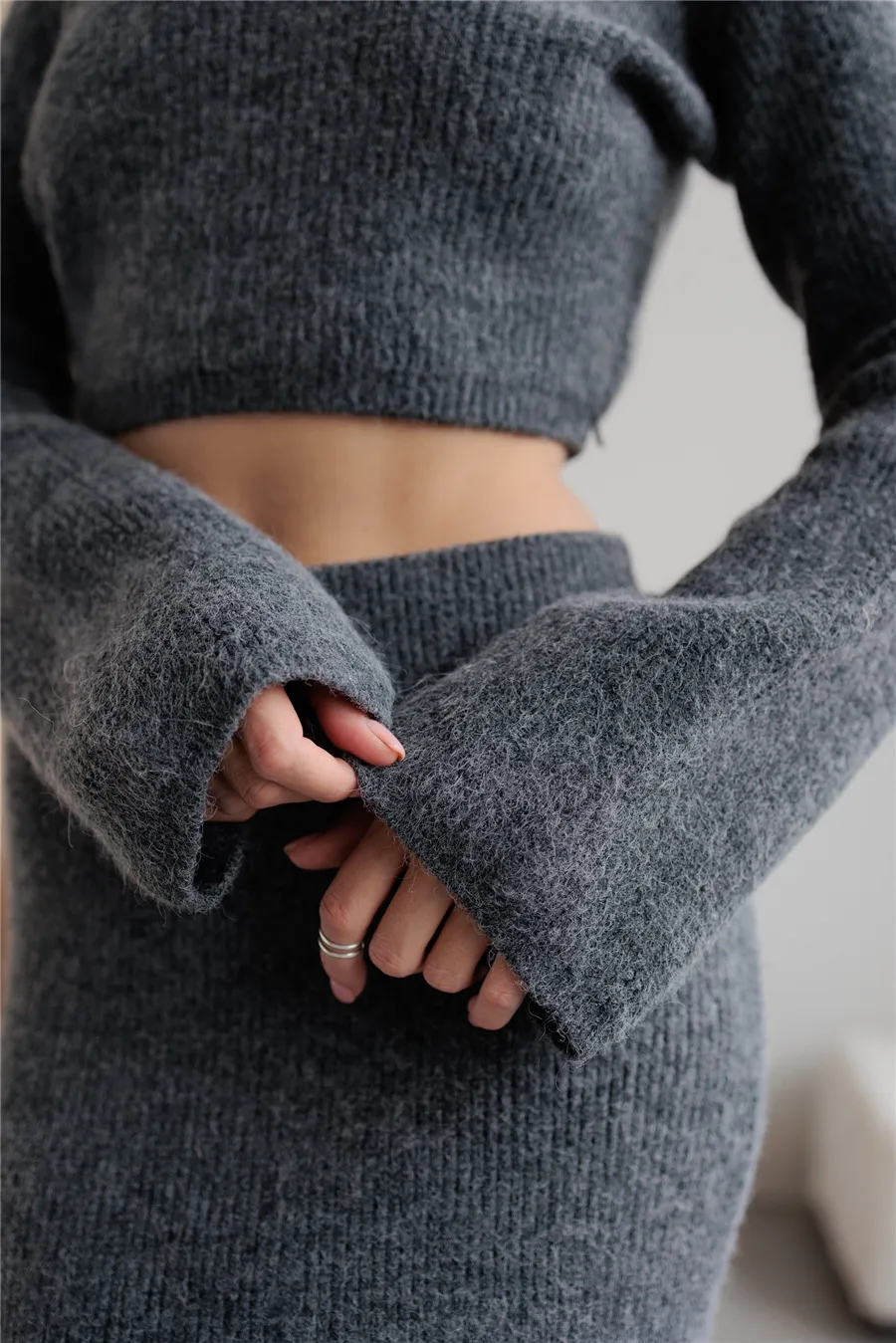 Women's Knitted Sweater And Skirt Set One-Shoulder Elegant Style Long Sleeve Pure Color Casual Fashion Autumn Winter New Arrival display picture 9