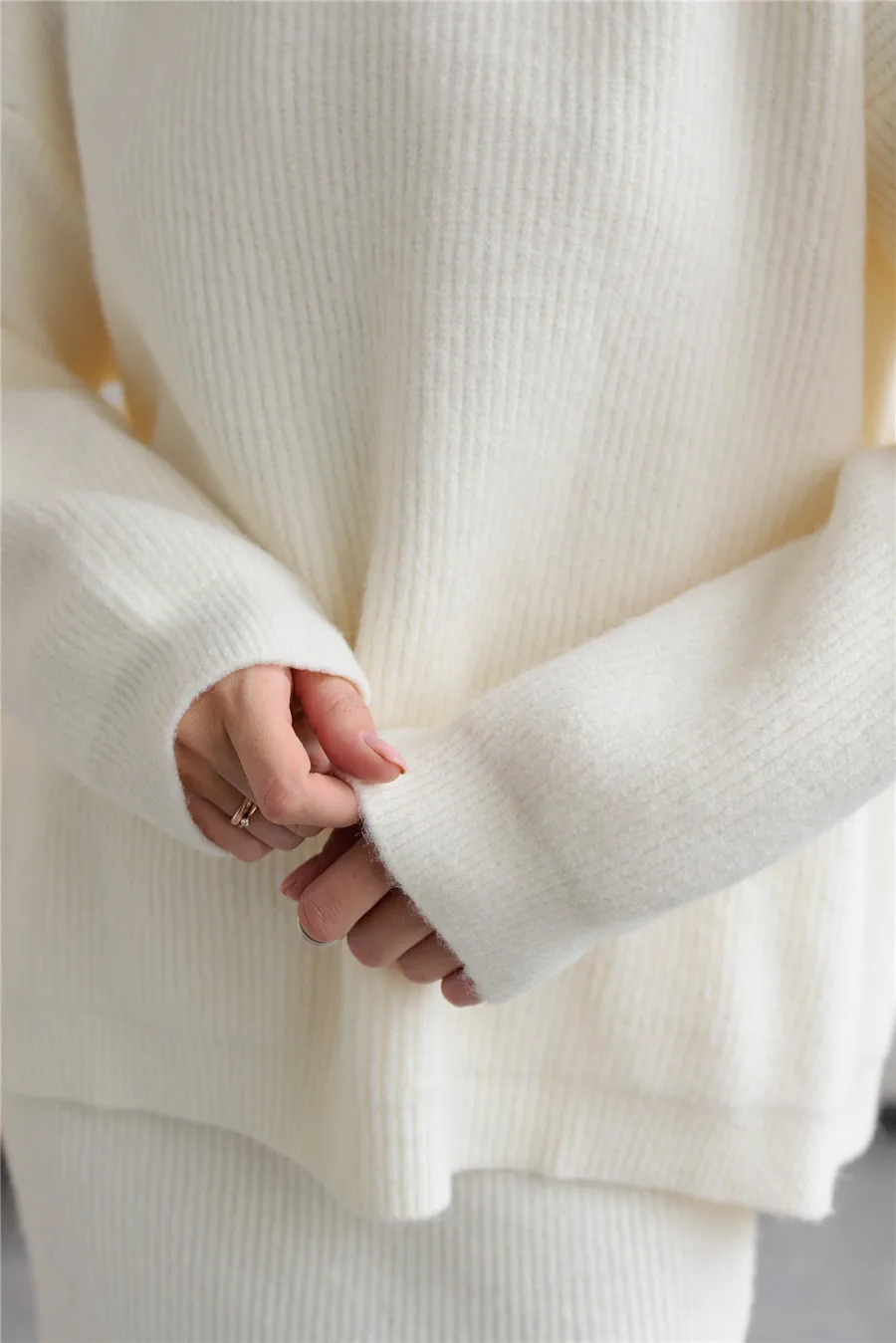 Elegant Knitted Dress Set Women's Autumn Winter New European Fashion Open Cardigan Sweater With Slit Mini Skirt Fashion Casual Set display picture 10