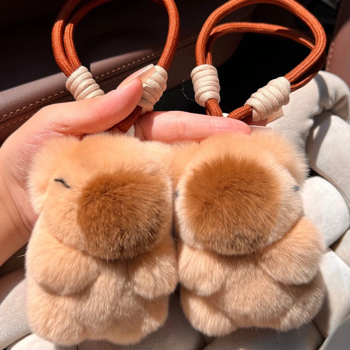 Cute Real Rabbit Fur Capybara Car Key Ring Pendant Plush Toy Schoolbag Pendant Handmade Ins Style Animal Theme display picture 1