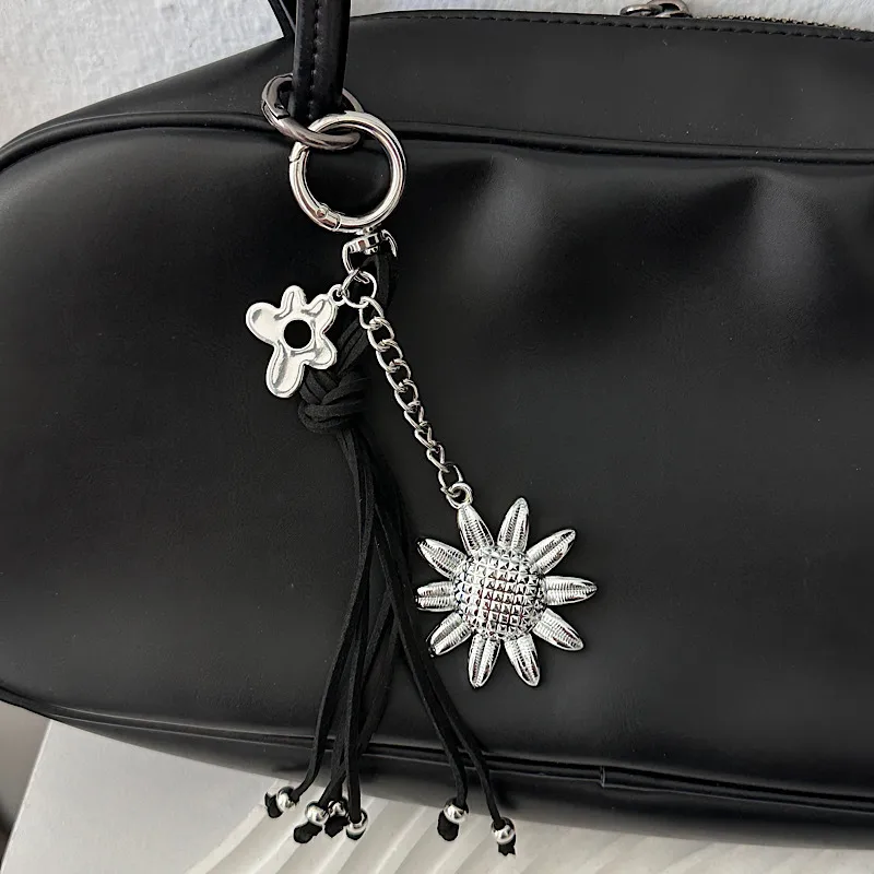New Daisy Braided Rope Keychain Bag Chain Accessories CCD Camera Decorative Lanyard Mobile Phone Belt Plastic Nylon Metal Buckle display picture 2