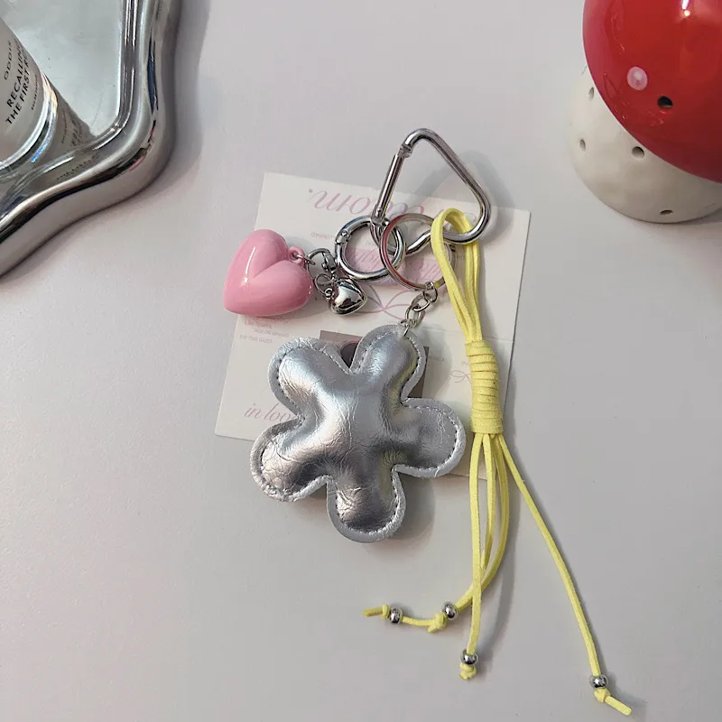 New Miniature Flower Keychain Leather Bag Carriage Creative Pendants Women's Simple Design Handbag Accessories display picture 3
