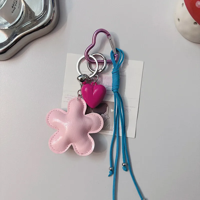 New Miniature Flower Keychain Leather Bag Carriage Creative Pendants Women's Simple Design Handbag Accessories display picture 5