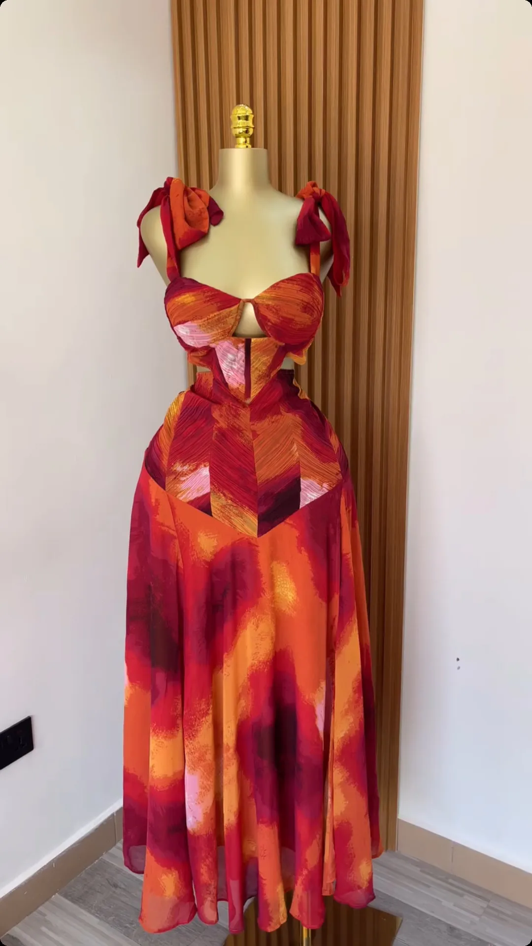 Sweet Fresh Floral Print Belt Vest High Waist A- Line Dress European Ladies Spring New Elegant Casual Dress display picture 9