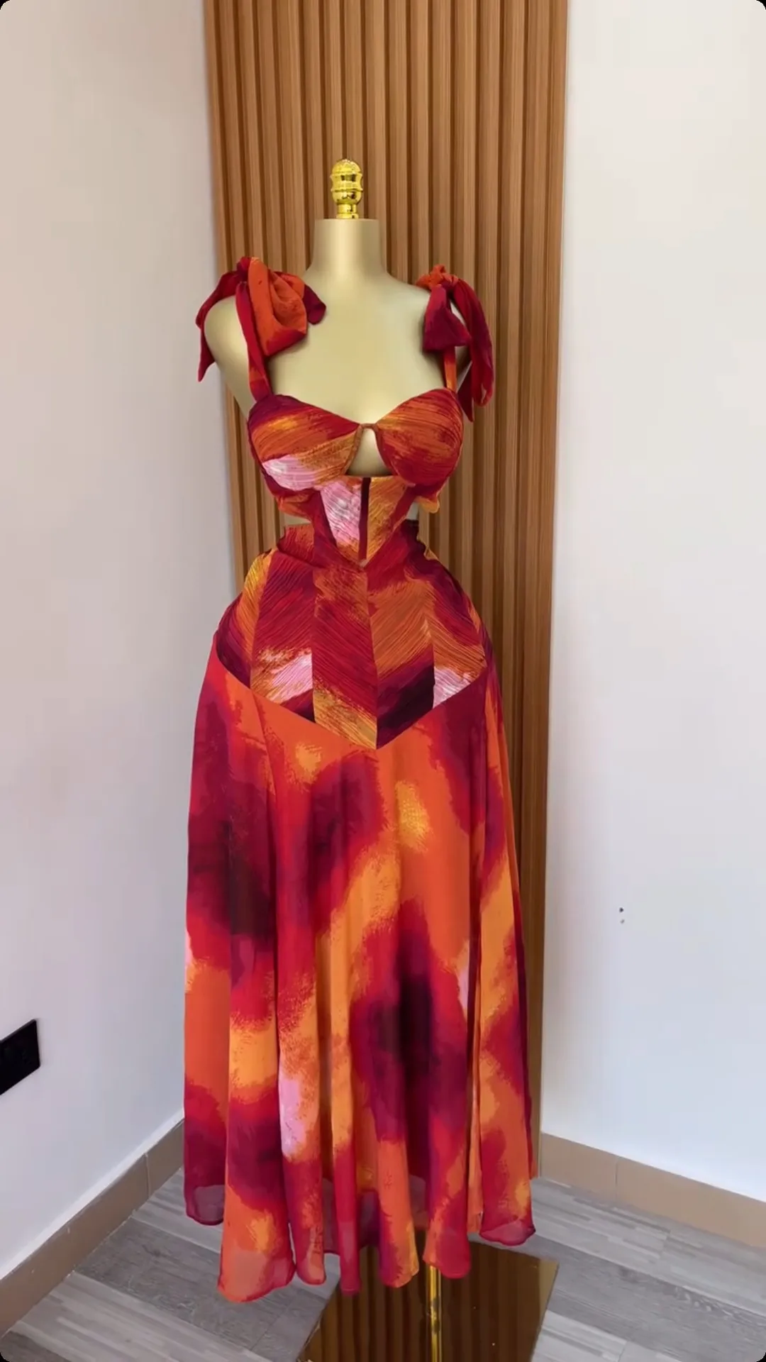 Sweet Fresh Floral Print Belt Vest High Waist A- Line Dress European Ladies Spring New Elegant Casual Dress display picture 10