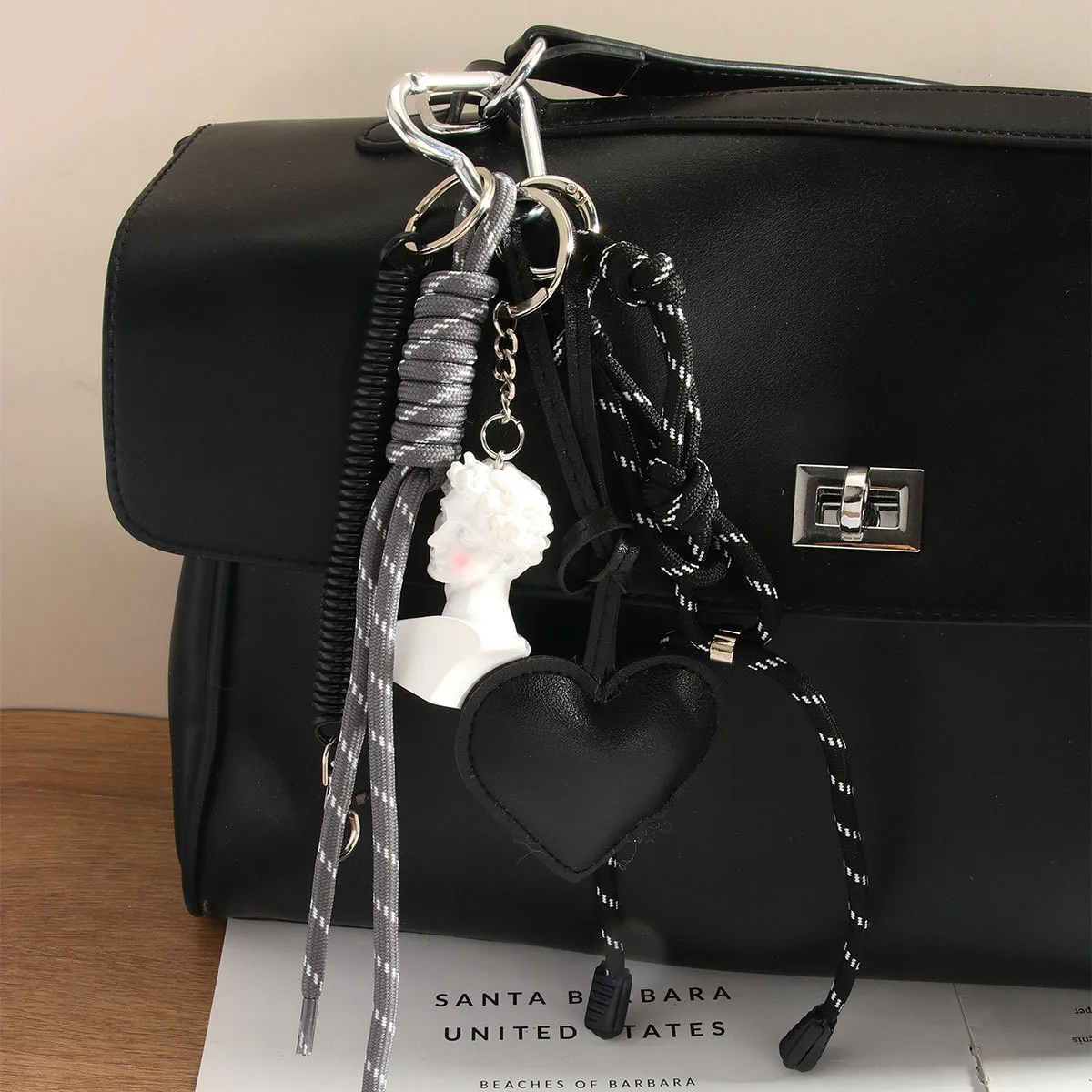 Artistic Style David Statue Pink Blush Pearl Chain Black Pu Material Ornaments Suitable For Simple And Elegant Personalized Design Of Bags display picture 5