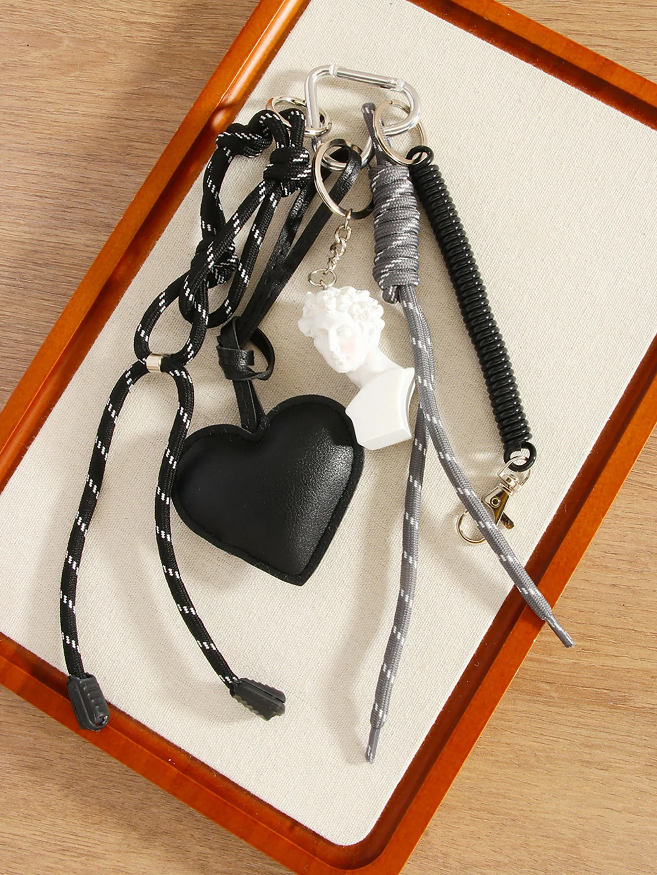 Artistic Style David Statue Pink Blush Pearl Chain Black Pu Material Ornaments Suitable For Simple And Elegant Personalized Design Of Bags display picture 9