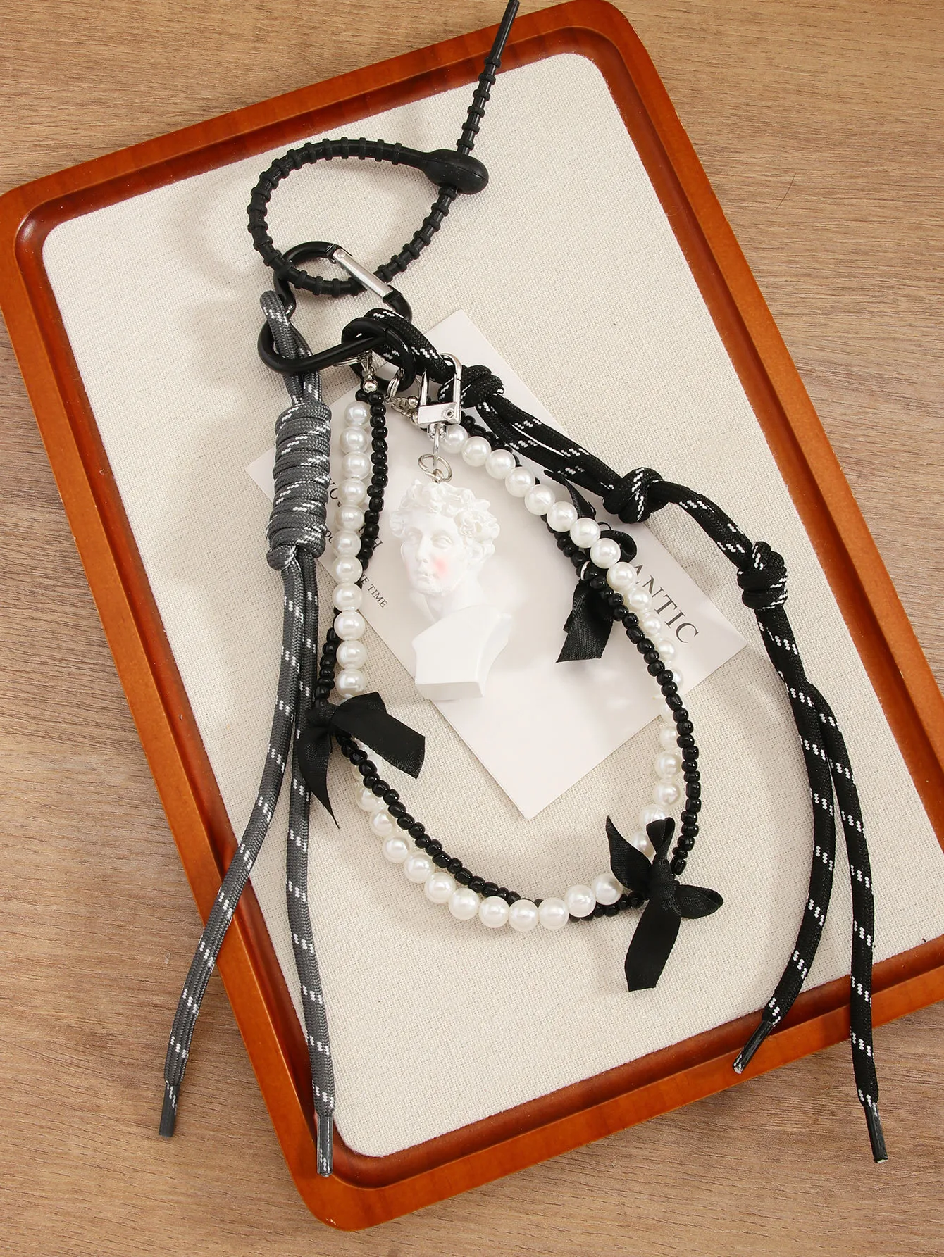 Artistic Style David Statue Pink Blush Pearl Chain Black Pu Material Ornaments Suitable For Simple And Elegant Personalized Design Of Bags display picture 10