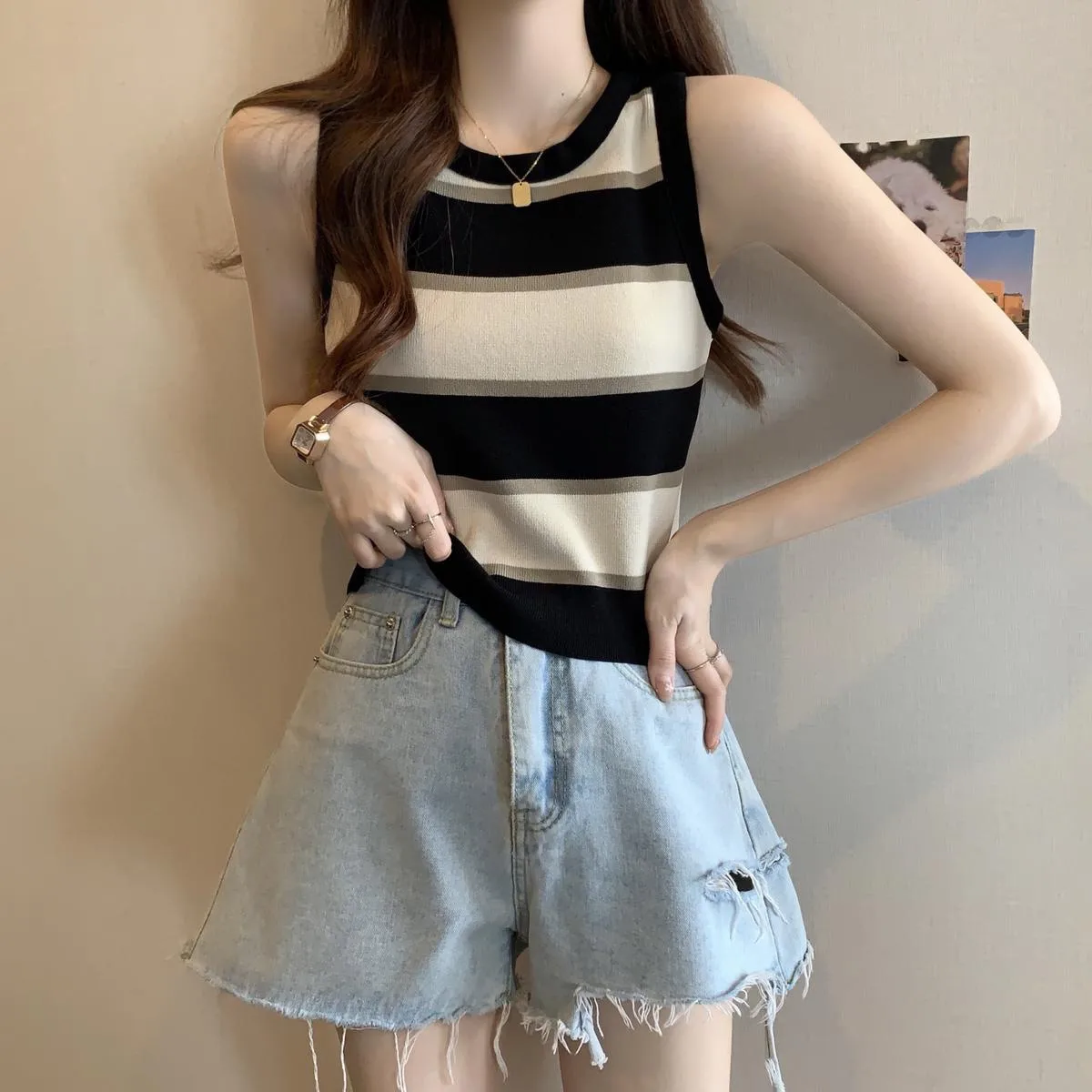 Sleeveless Striped Knitted Vest Women's Summer New Color Matching Bottoming Top Inner Wear Outer Wear Fashion O-neck Short display picture 4
