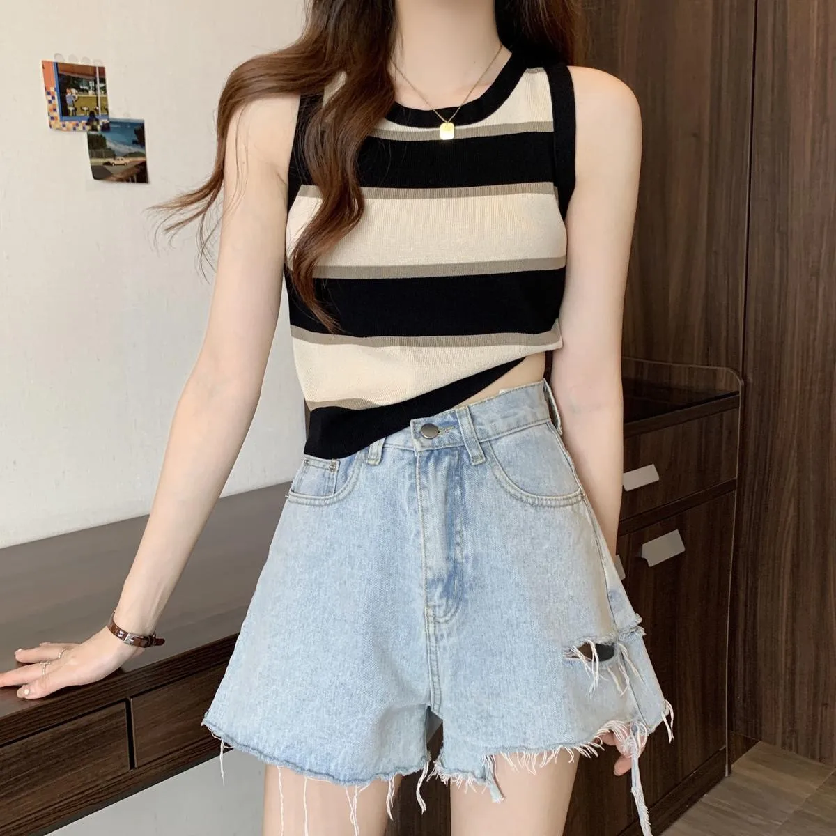 Sleeveless Striped Knitted Vest Women's Summer New Color Matching Bottoming Top Inner Wear Outer Wear Fashion O-neck Short display picture 7