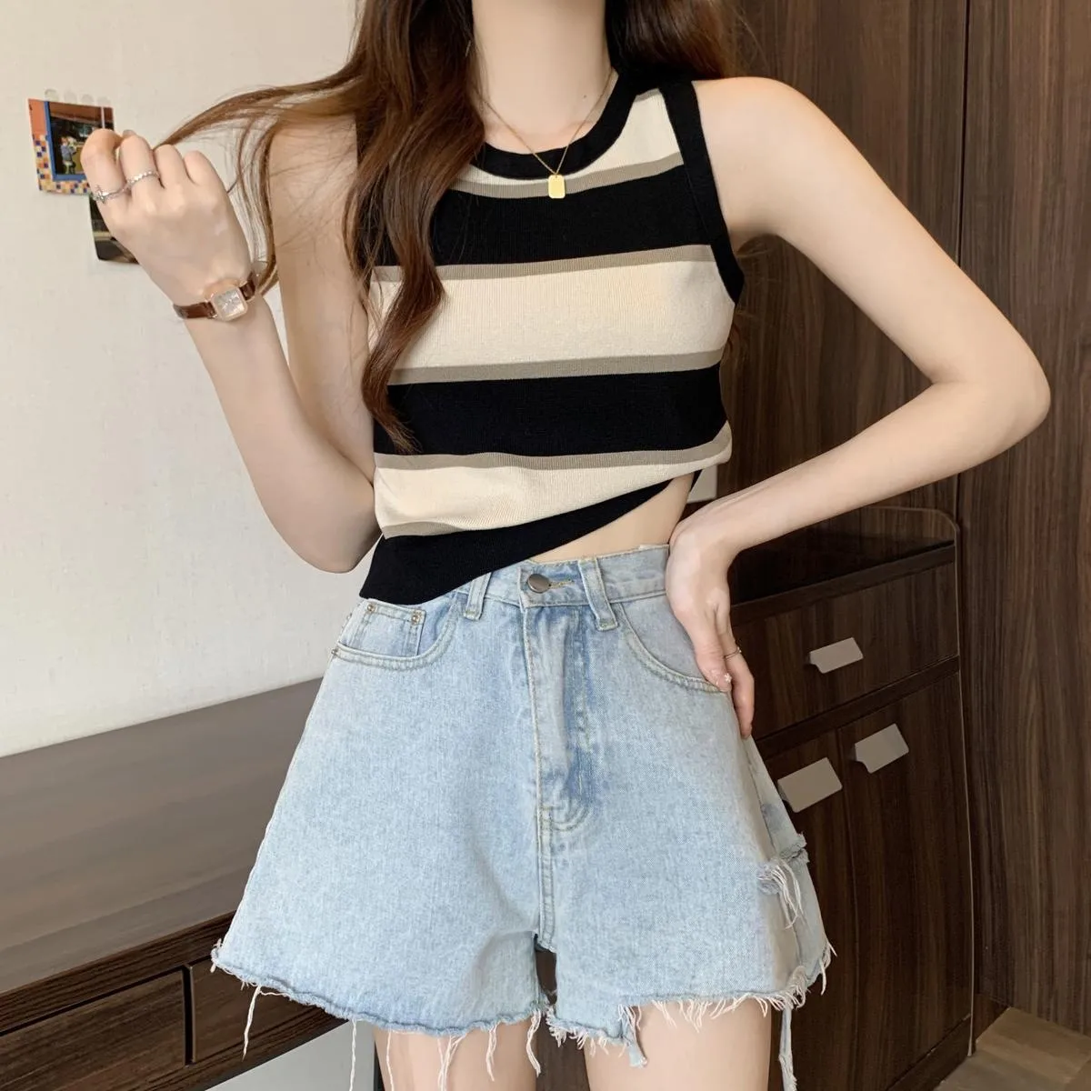 Sleeveless Striped Knitted Vest Women's Summer New Color Matching Bottoming Top Inner Wear Outer Wear Fashion O-neck Short display picture 12