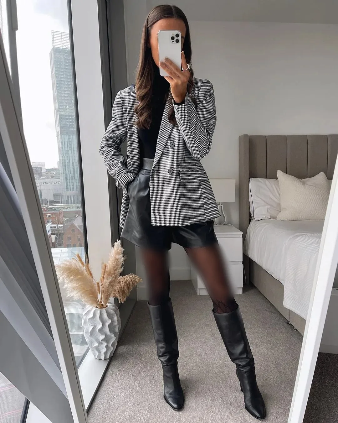 Fashionable Two-Tone Plaid Suit Jacket Elegant  Women's Clothing Pure Color Polyester Long Sleeve Short Style display picture 2