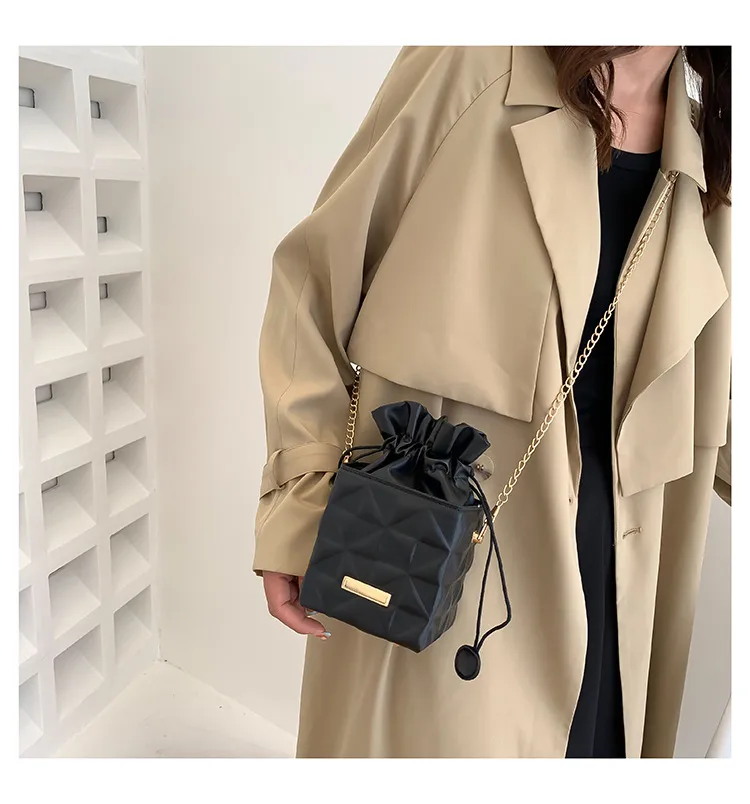 Fashion Retro Summer Women's Cross-Body Bag Fashion Casual Shoulder Bag Beautiful Fashion Handbag Square Magnetic Snap display picture 10