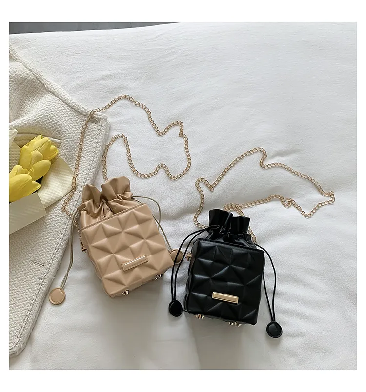 Fashion Retro Summer Women's Cross-Body Bag Fashion Casual Shoulder Bag Beautiful Fashion Handbag Square Magnetic Snap display picture 15