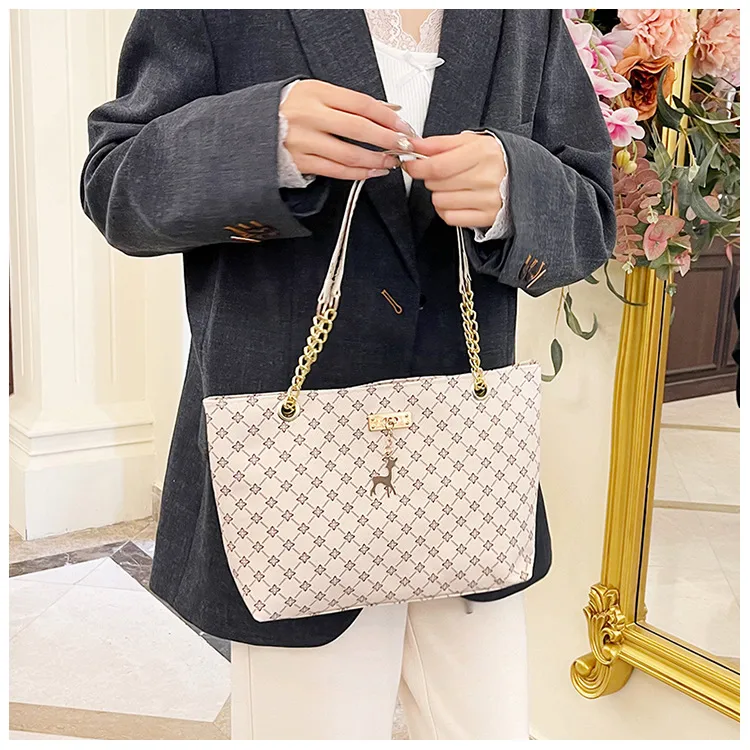 Fashion Large Capacity Women's Shoulder Bag Retro Commuter Hand-Carrying Bag Fashion Polyester Inner Material Square Zipper Closure display picture 6