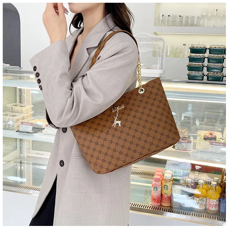 Fashion Large Capacity Women's Shoulder Bag Retro Commuter Hand-Carrying Bag Fashion Polyester Inner Material Square Zipper Closure display picture 12