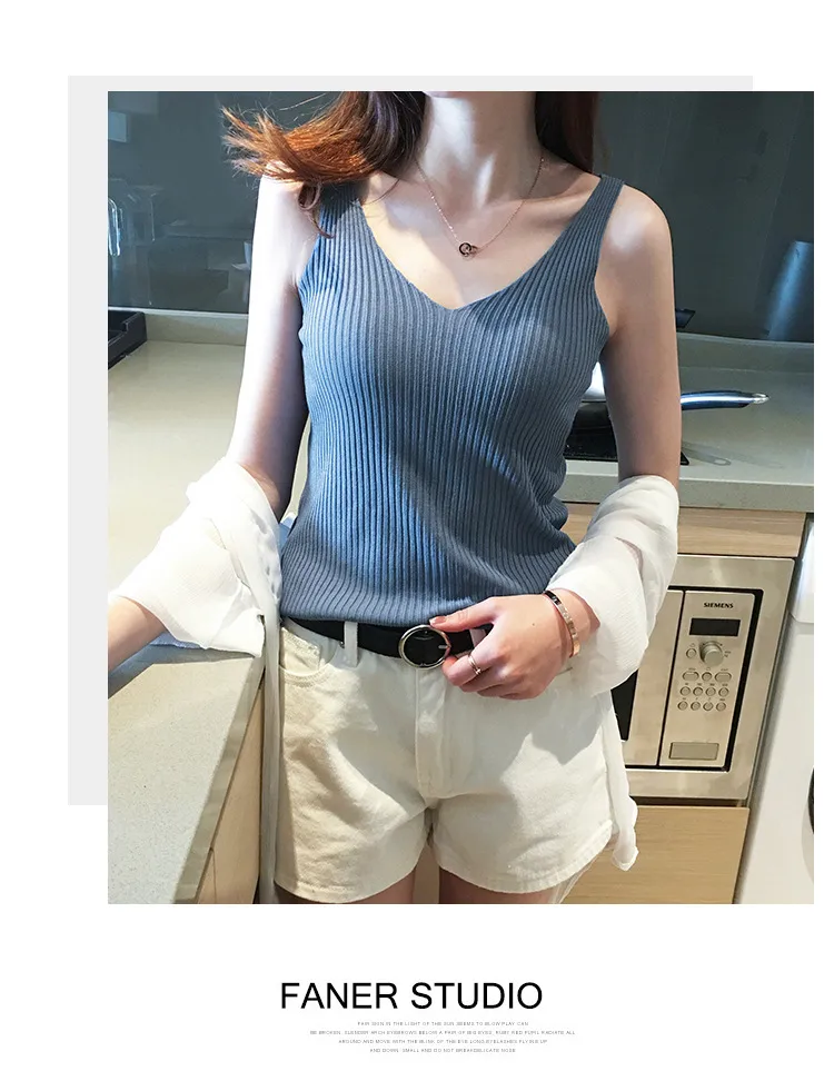 Women's V-neck Sleeveless Knitted Ice Silk Vest Summer Inner Black And White Elegant Style Slim Fit Fashion Commuter display picture 4