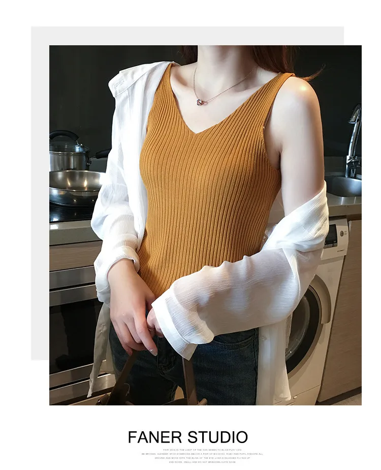 Women's V-neck Sleeveless Knitted Ice Silk Vest Summer Inner Black And White Elegant Style Slim Fit Fashion Commuter display picture 7