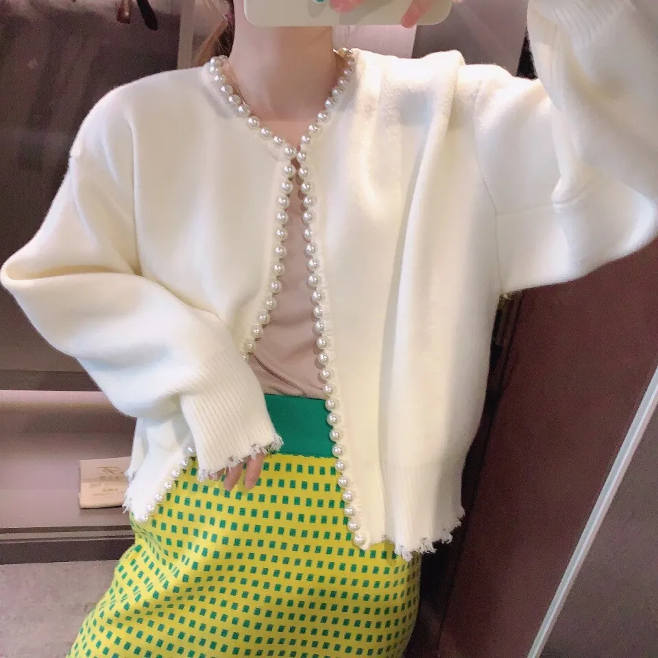 Beaded Design Knitted Short Cardigan Coat Women's Solid Color Commute Style Long Sleeve Round Neck Loose Design Spring And Autumn display picture 1