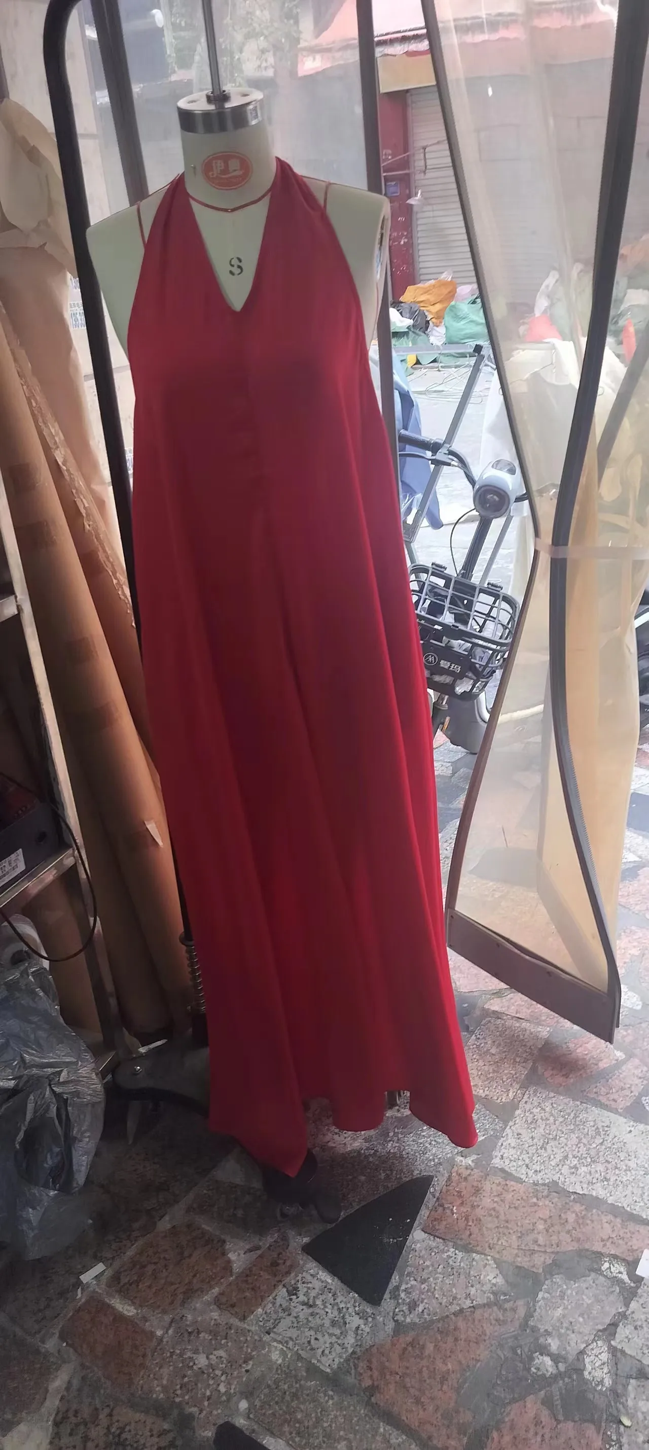 Elegant V-neck Sleeveless Maxi Dress Women's Fashion Loose Design Solid Color Maxi Dress  Summer  Style display picture 7
