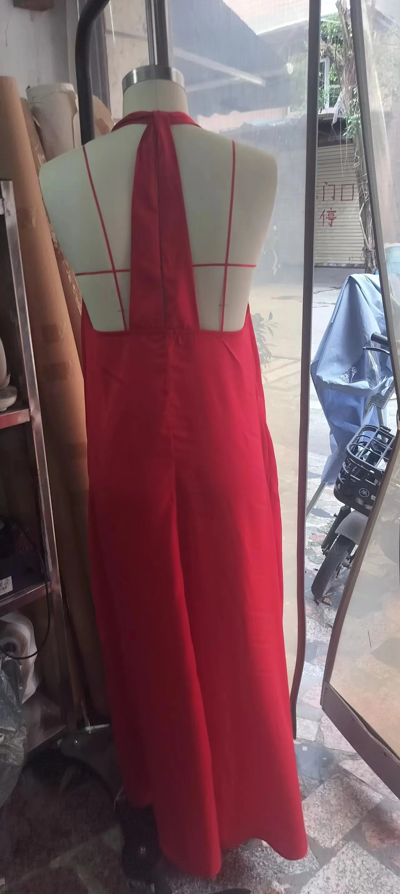 Elegant V-neck Sleeveless Maxi Dress Women's Fashion Loose Design Solid Color Maxi Dress  Summer  Style display picture 8