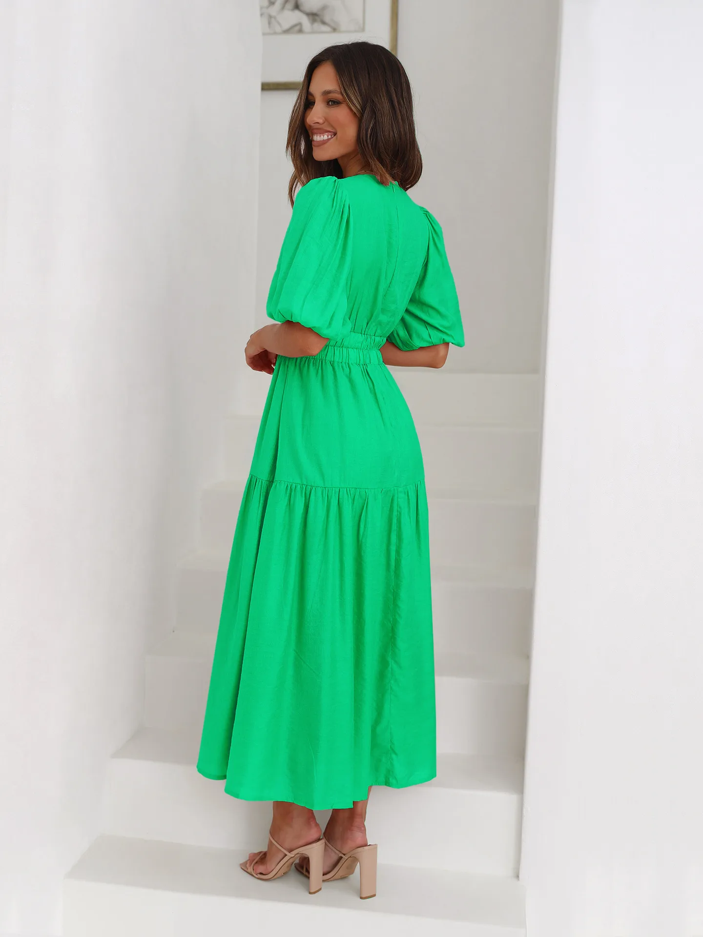 Summer New Deep V-neck Puff Sleeve Holiday Dress Elegant A- Line Midi Dress Polyester Fabric Short Sleeve Women's Fashion display picture 5