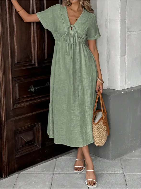Wholesale Women's Elegant Classic Style Solid Color Casual Daily V Neck Short Sleeve Sheath Dress display picture 7