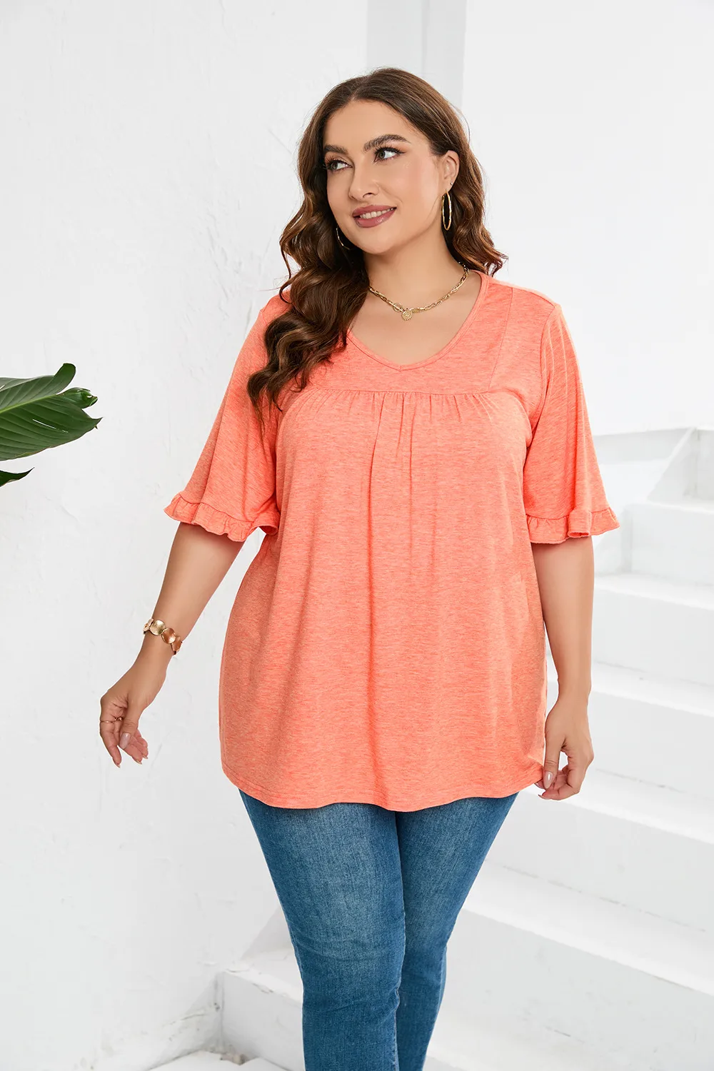 Casual Loose-Fitting Women's V-neck T-shirt  Style Fresh Sweet Short Sleeve Pleated Hem Lace Short-Sleeved Casual Top display picture 3