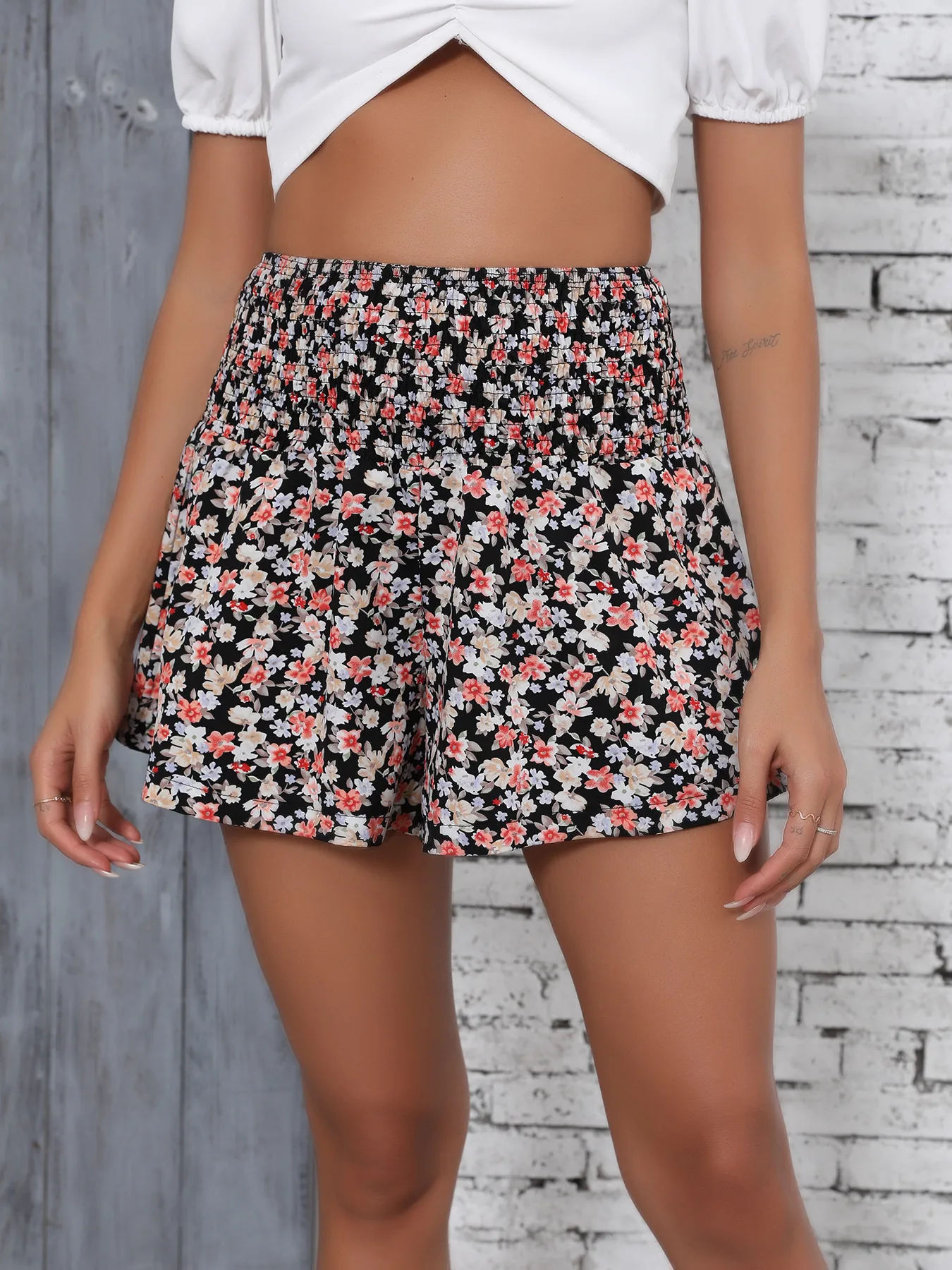 Internet Hot Daisy Print Pleated Waist Wide Leg Shorts Casual Style Polyester Fabric Women's Shorts display picture 5