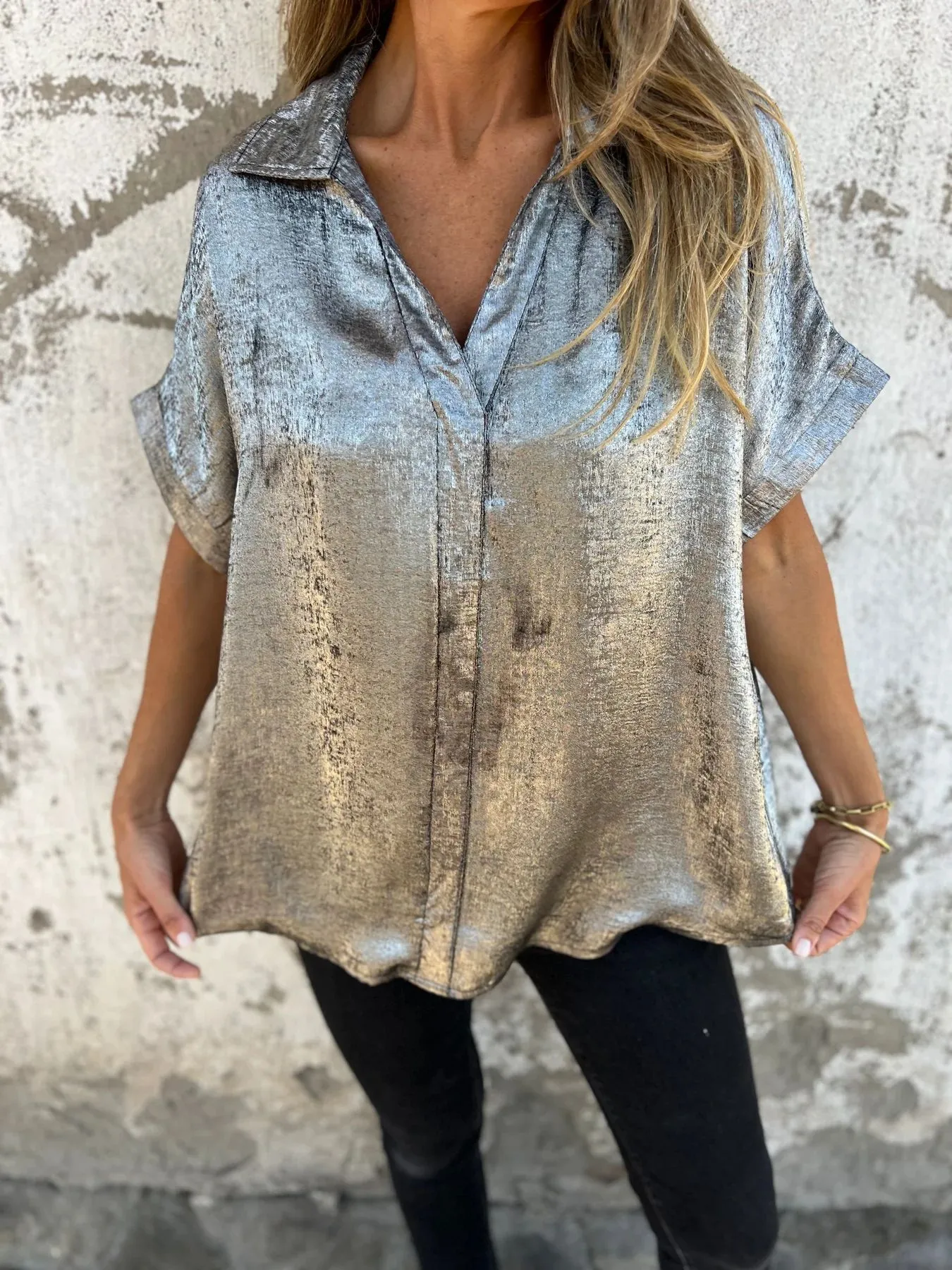 Summer New Loose Golden Embossed Short Sleeve Stand Collar Shirt Women's Comfortable Breathable Polyester Blend Casual Business Suit display picture 3