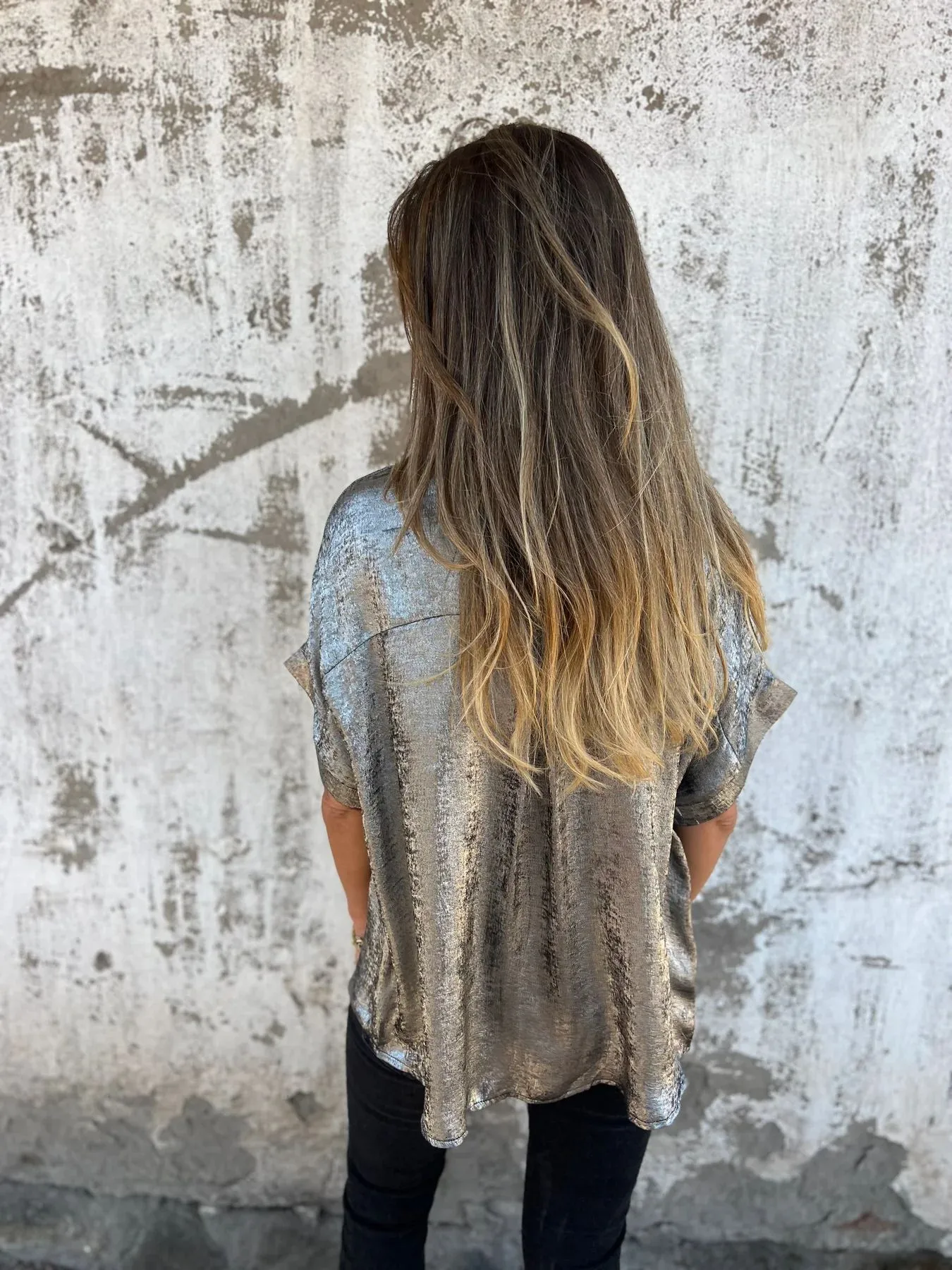 Summer New Loose Golden Embossed Short Sleeve Stand Collar Shirt Women's Comfortable Breathable Polyester Blend Casual Business Suit display picture 5