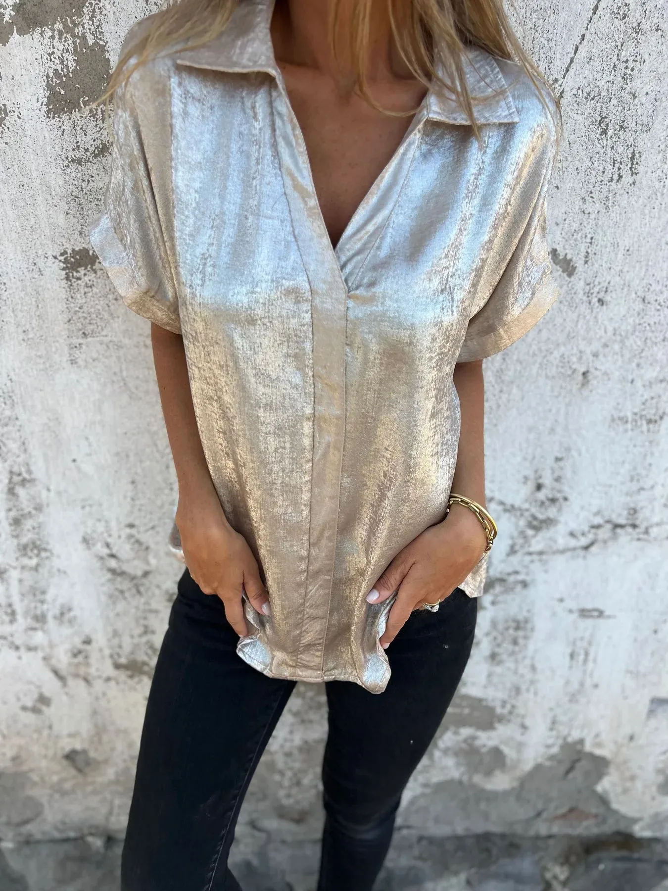 Summer New Loose Golden Embossed Short Sleeve Stand Collar Shirt Women's Comfortable Breathable Polyester Blend Casual Business Suit display picture 8