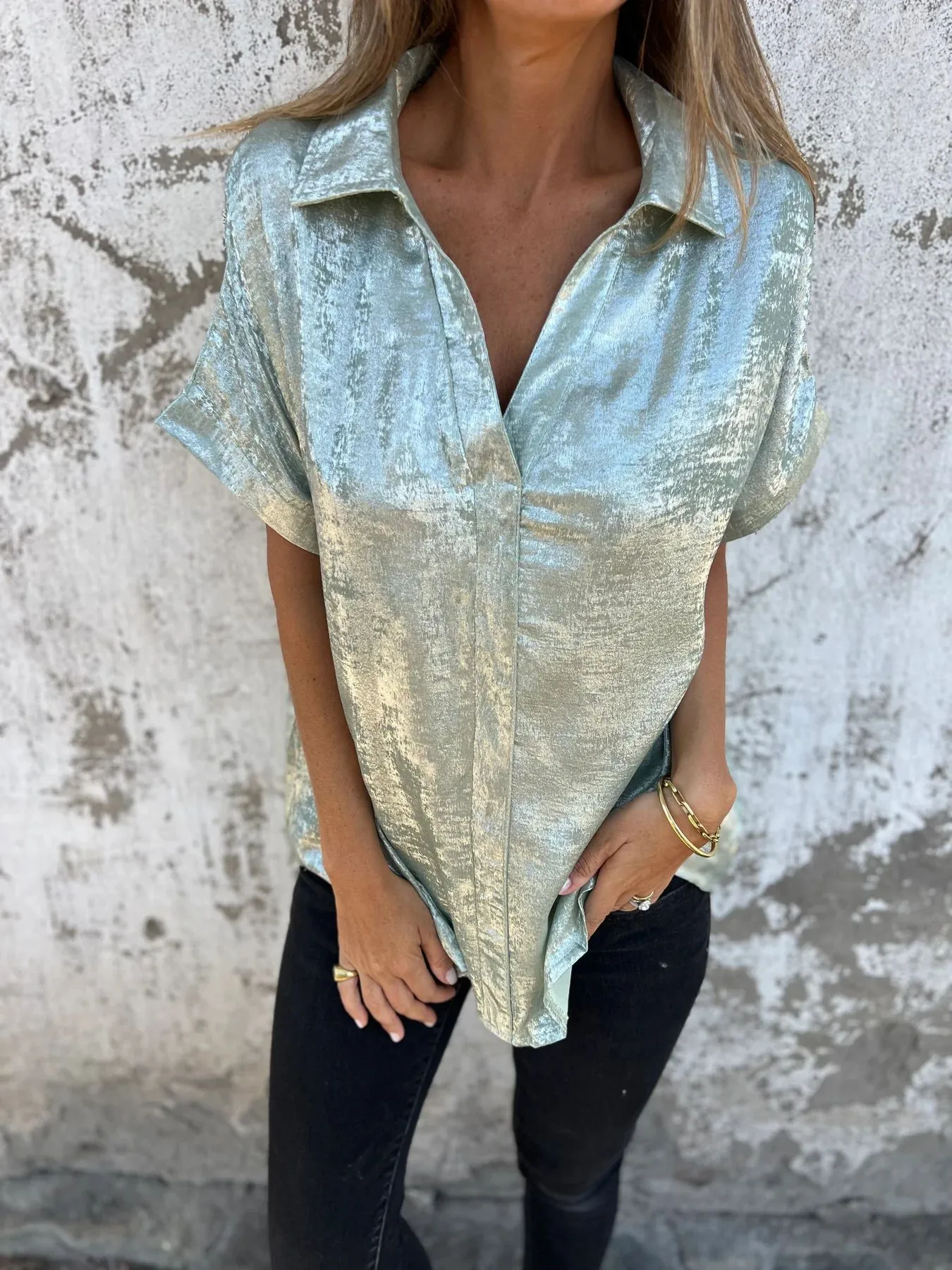 Summer New Loose Golden Embossed Short Sleeve Stand Collar Shirt Women's Comfortable Breathable Polyester Blend Casual Business Suit display picture 14