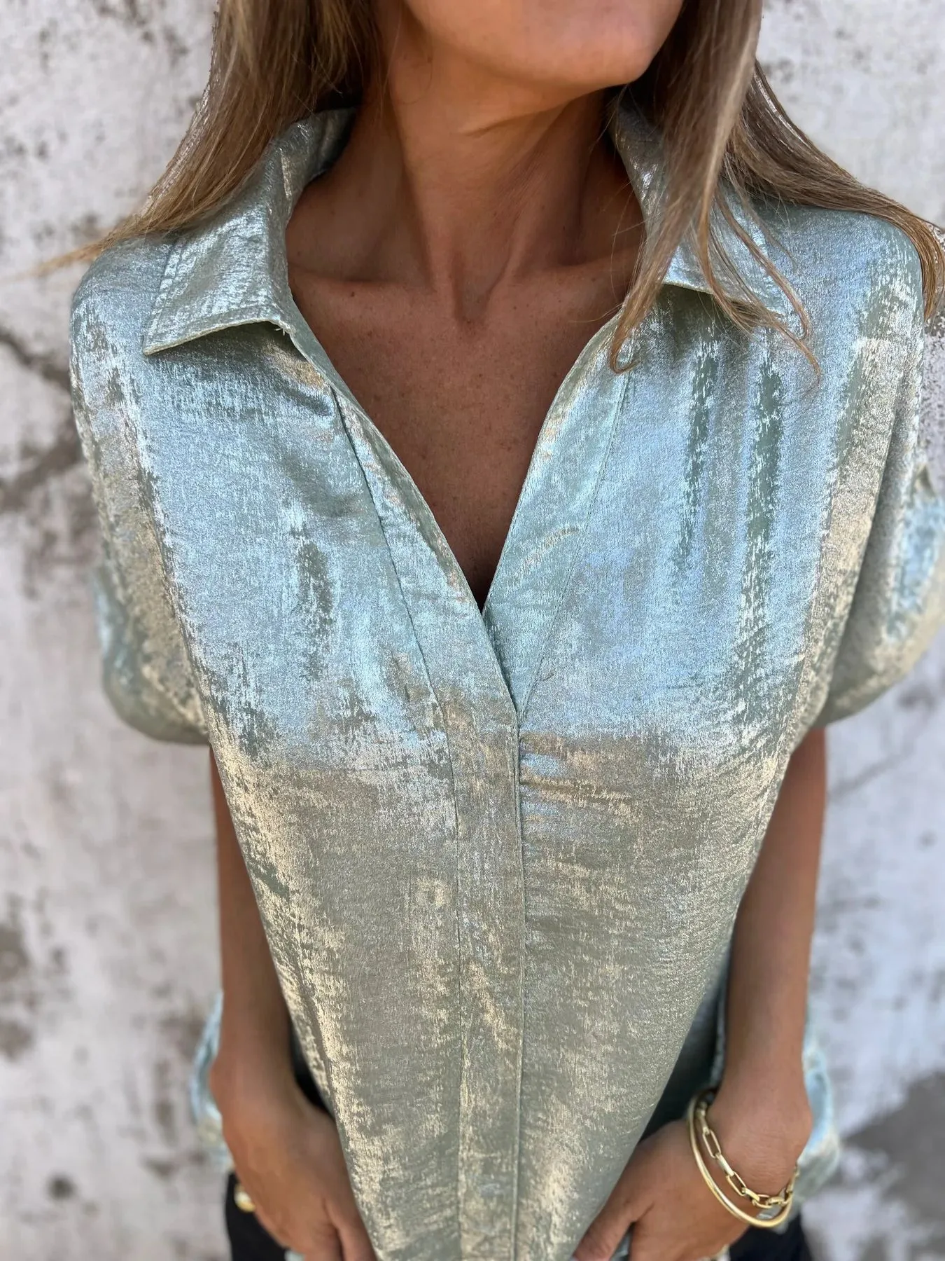 Summer New Loose Golden Embossed Short Sleeve Stand Collar Shirt Women's Comfortable Breathable Polyester Blend Casual Business Suit display picture 15